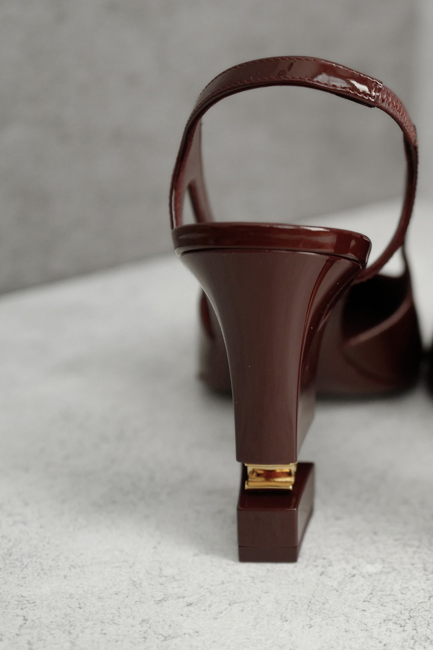 NEW Chanel 26A Métiers d’art Slingbacks Patent Calfskin Dark Burgundy Size 38