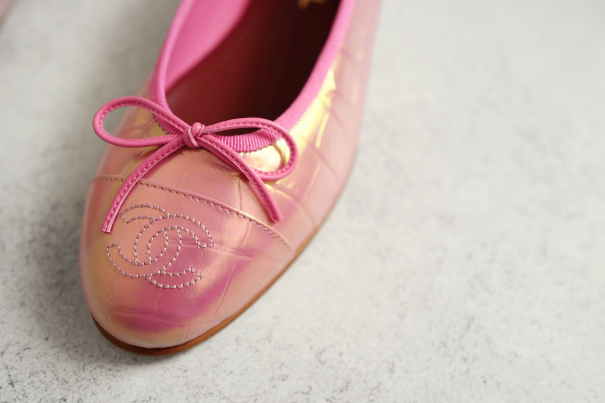 NEW Chanel 26K Matthieu Blazy's Ballet Flats Croc Embossed Calfskin Pink Size 39