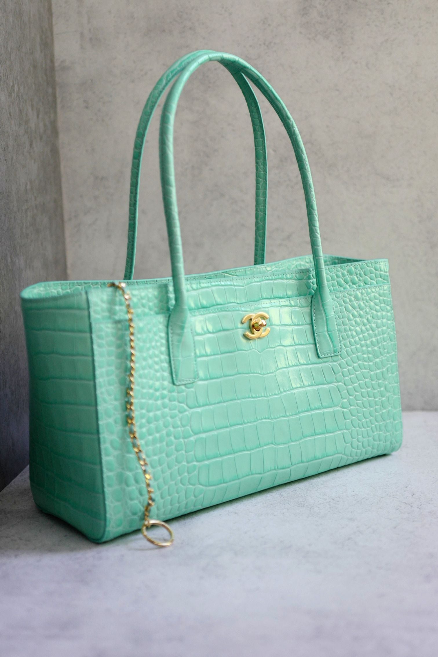 Chanel 26S Matthieu Blazy's Small Tote Green Crocodile Embossed Calfskin GHW