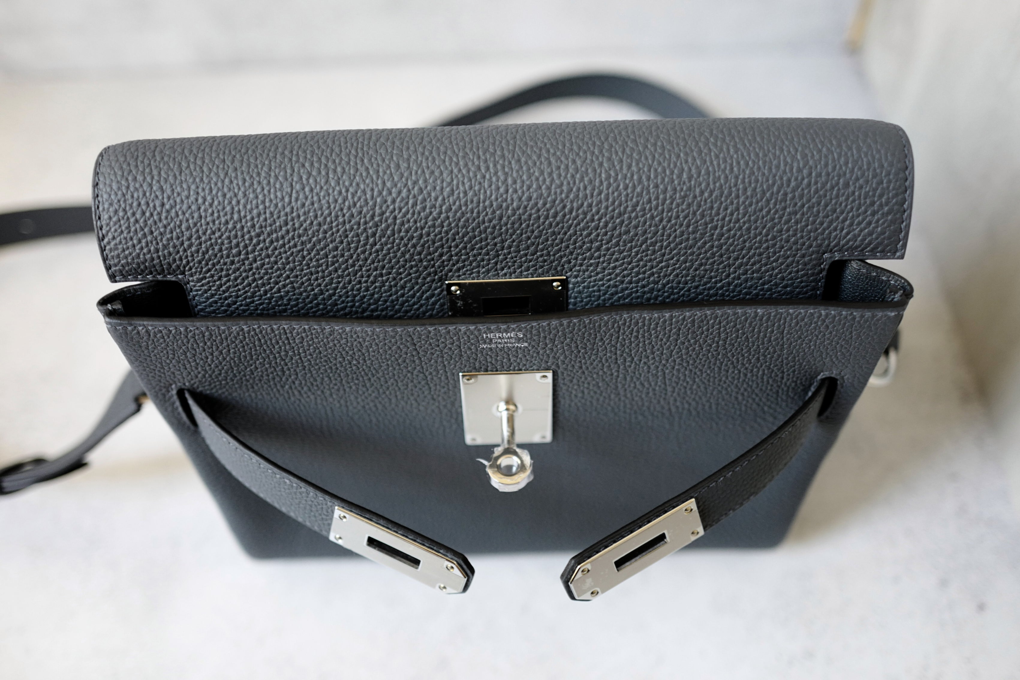 BNIB Hermès Kelly Messenger PM Veau Togo Bag Gris Misty Palladium Hardware