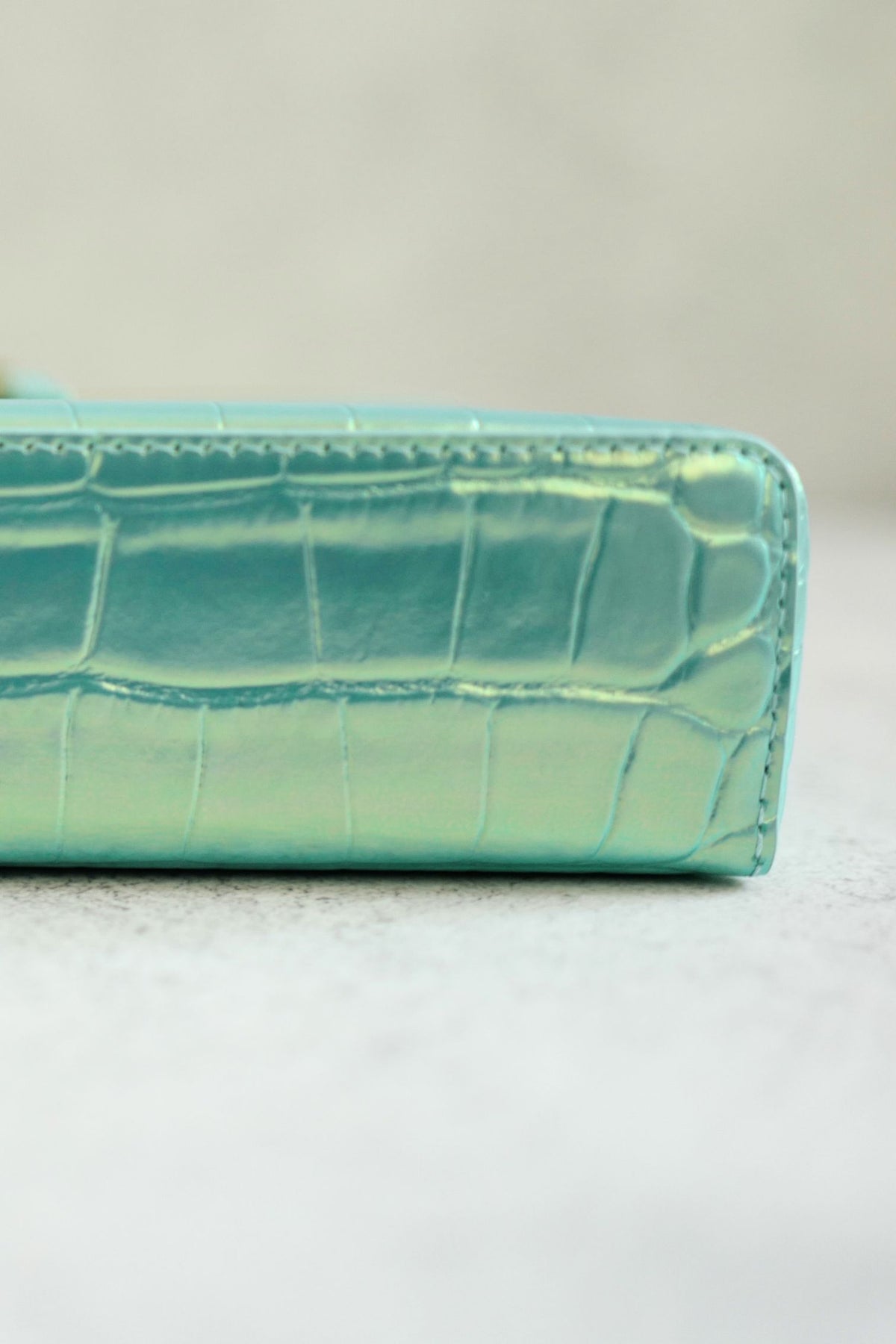 NEW Chanel 26K Vanity with Chain Turquoise Croc Embossed Iridescent Calfskin GHW