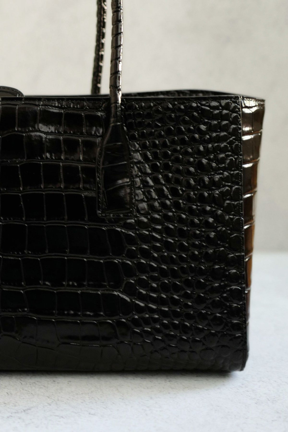 NEW Chanel 26K Matthieu Blazy's Small Tote Black Croc Embossed Calfskin GHW