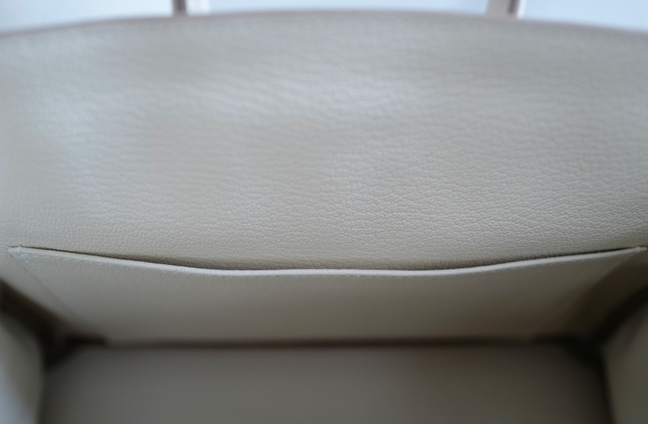 BNIB Hermès Birkin 25 Bag Craie Togo Leather with Gold Hardware