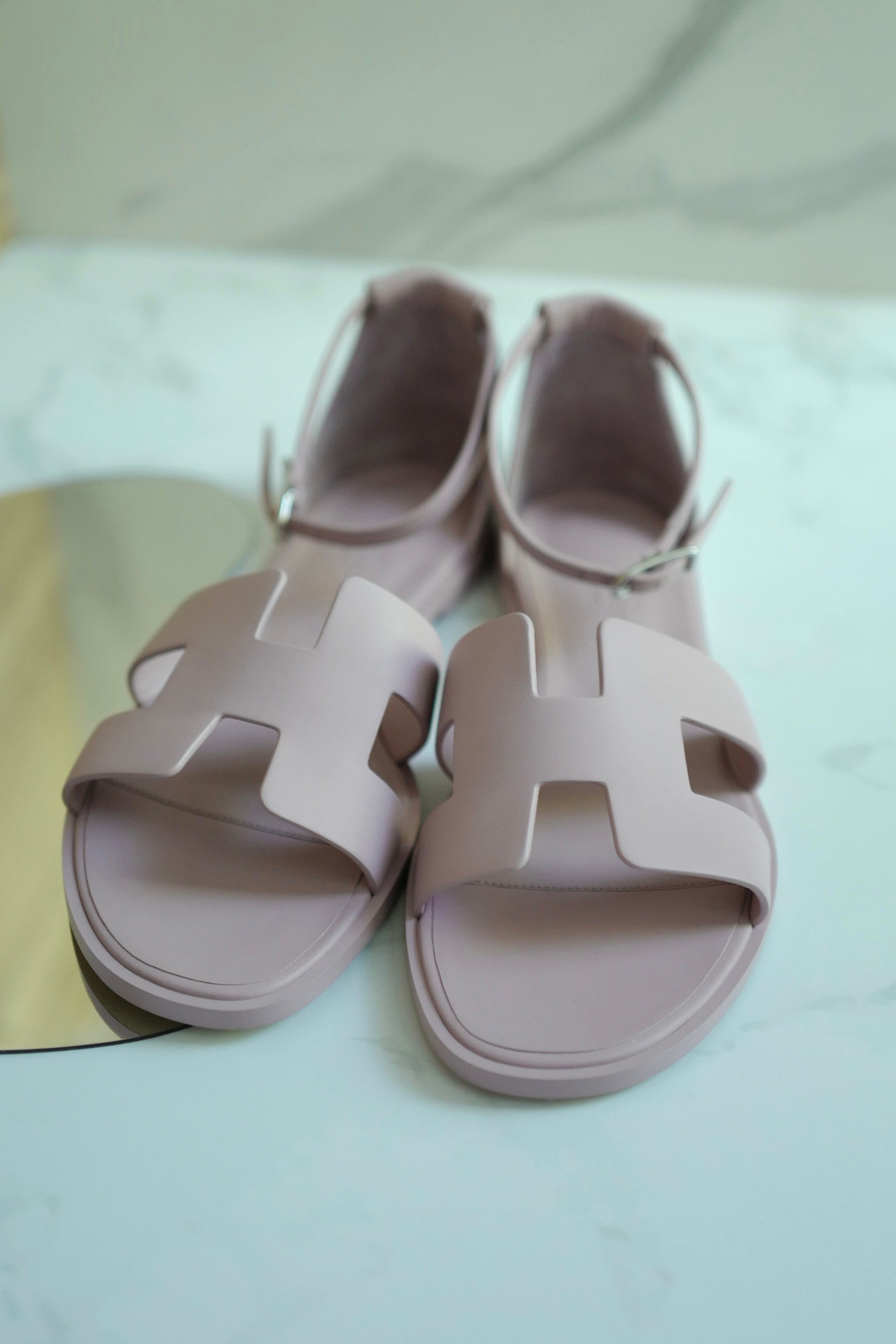 BNIB Hermes Santorini Sandal In rose cancan Size 38