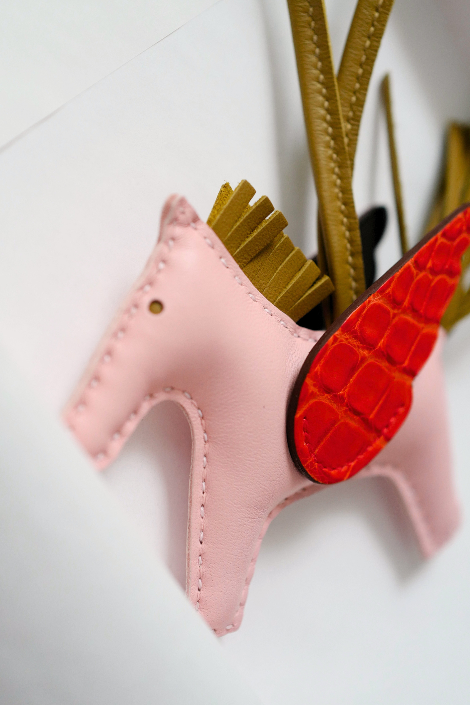 Hermès Rodeo Pegase PM Touch Dune Rose Sakura Agneau Milo Matte Alligator