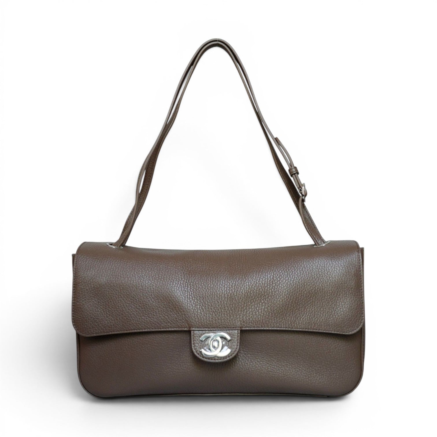 Chanel 26S Matthieu Blazy Maxi 32 Flapbag Light Brown Grained Calfskin Silver HW