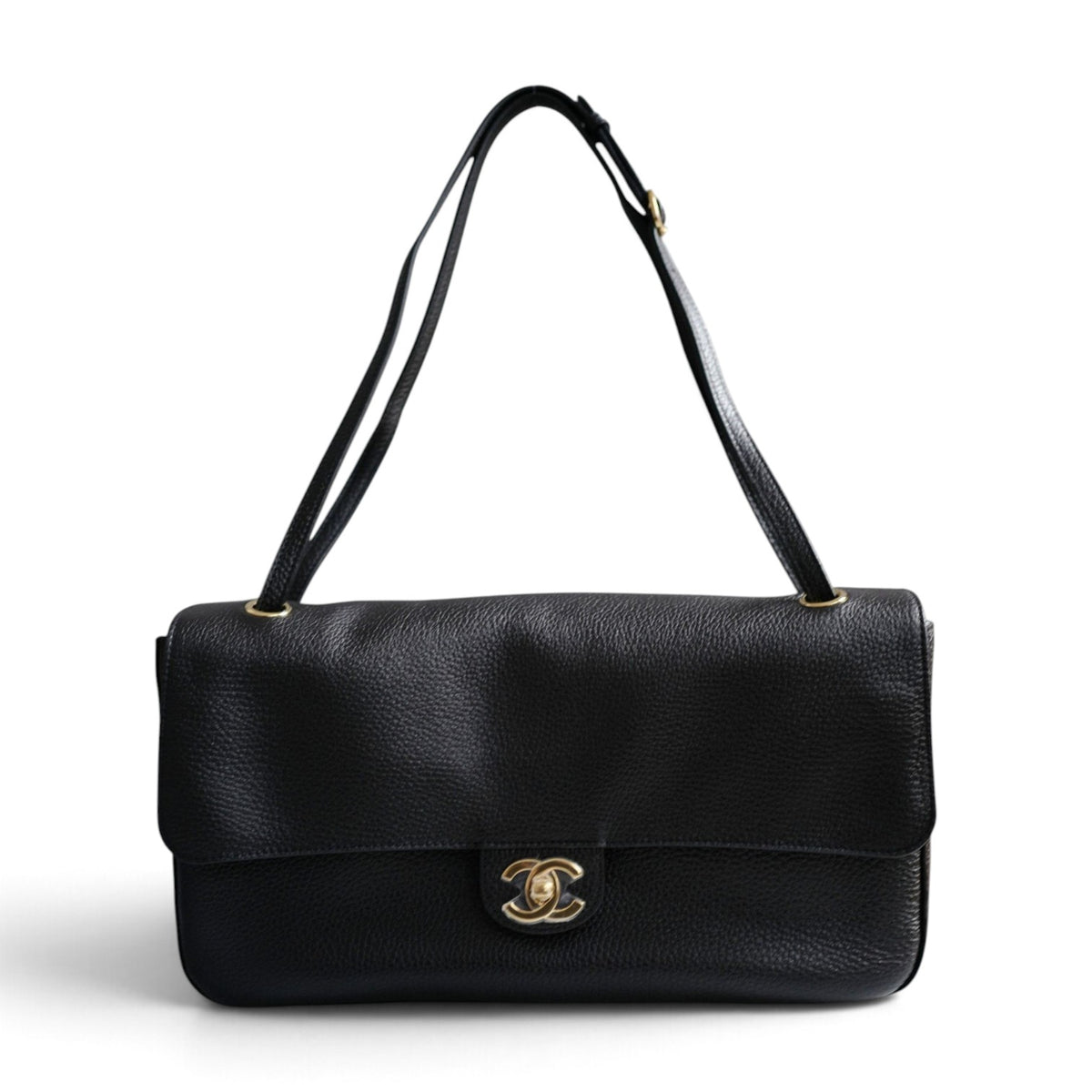 NEW Chanel 26S Maxi 32 Flapbag Black Grained Calfskin Gold Hardware