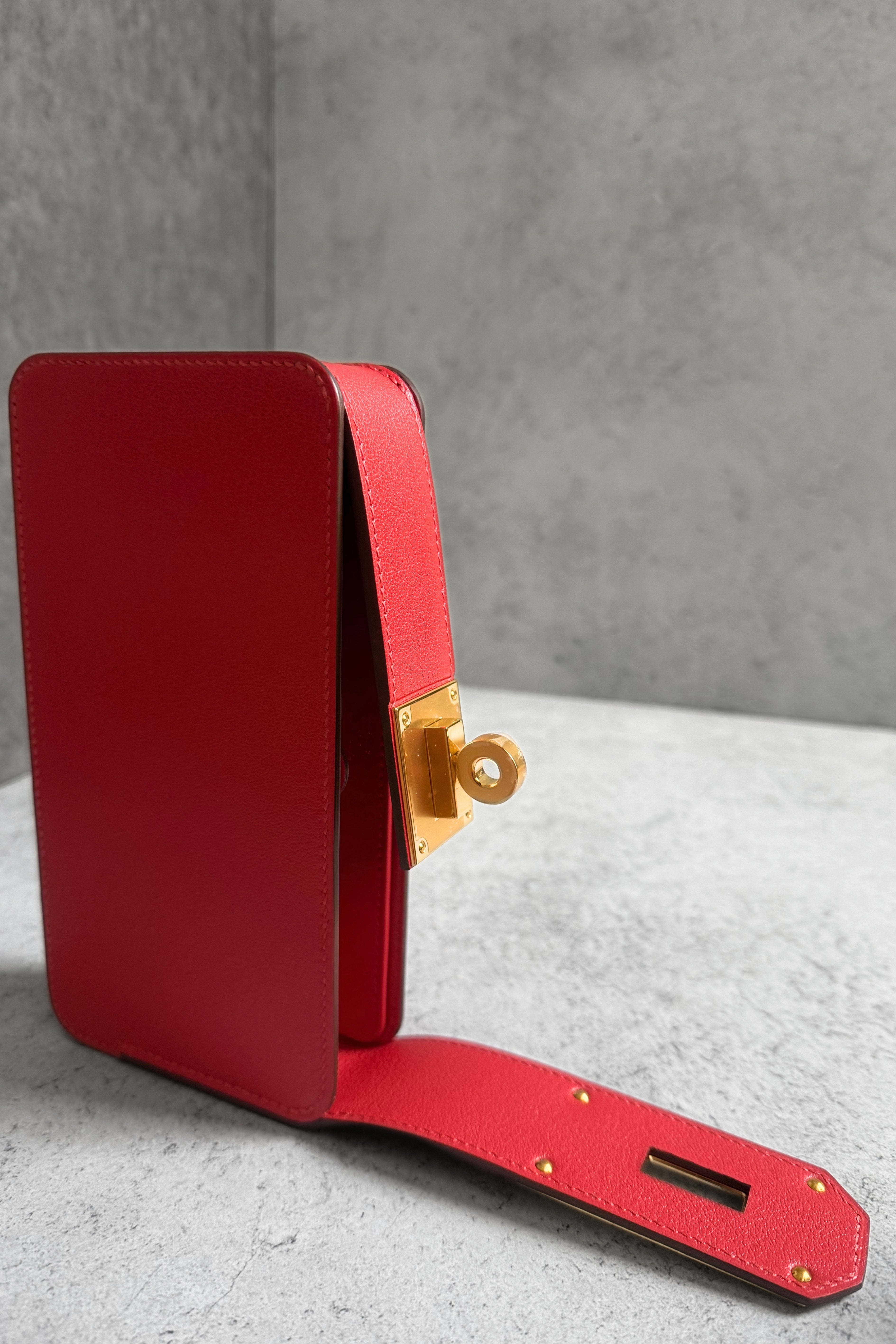 Hermès Clutch Sanglons Rouge de Cœur Chamkila Goatskin Gold Hardware