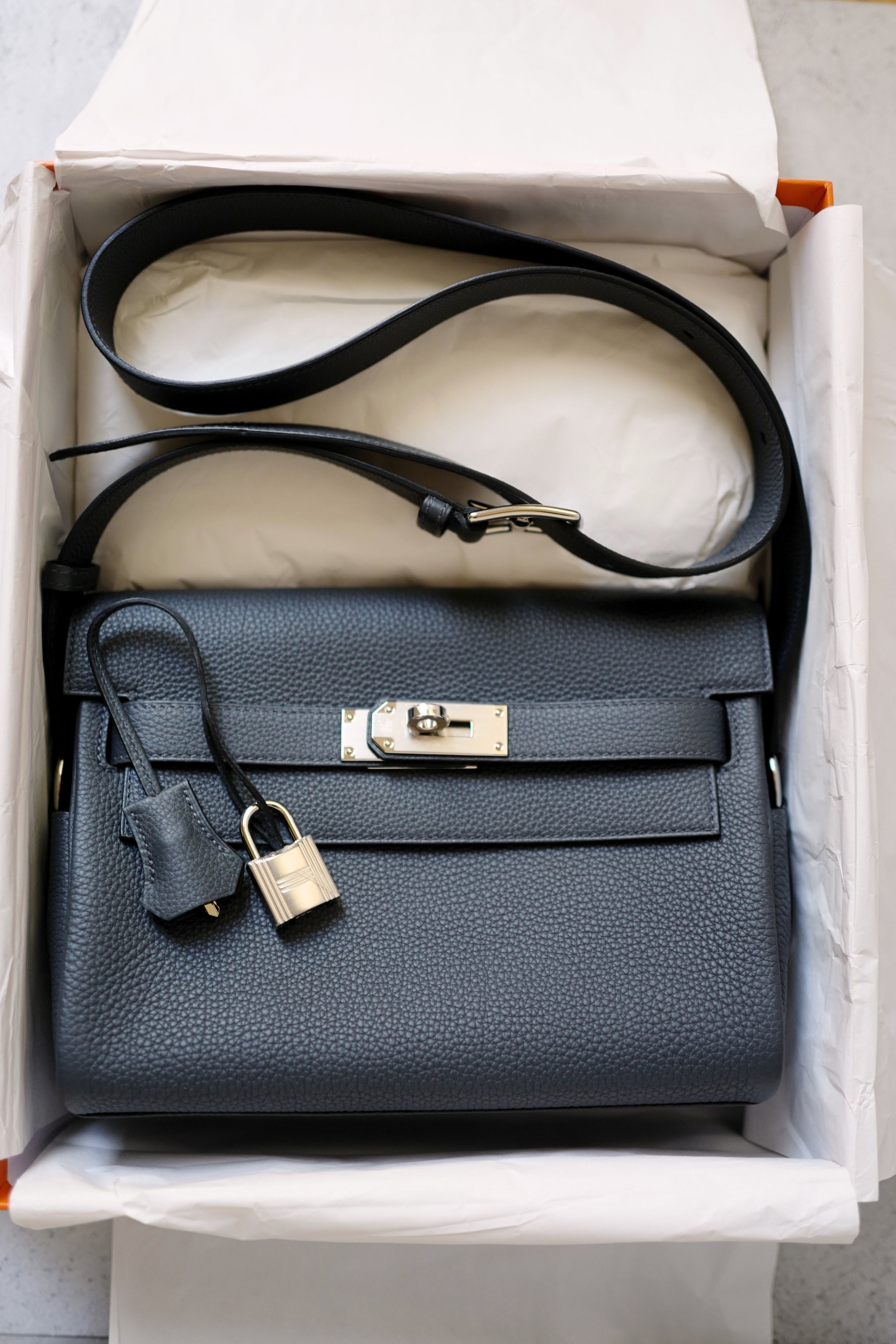 BNIB Hermès Kelly Messenger PM Veau Togo Bag Gris Misty Palladium Hardware