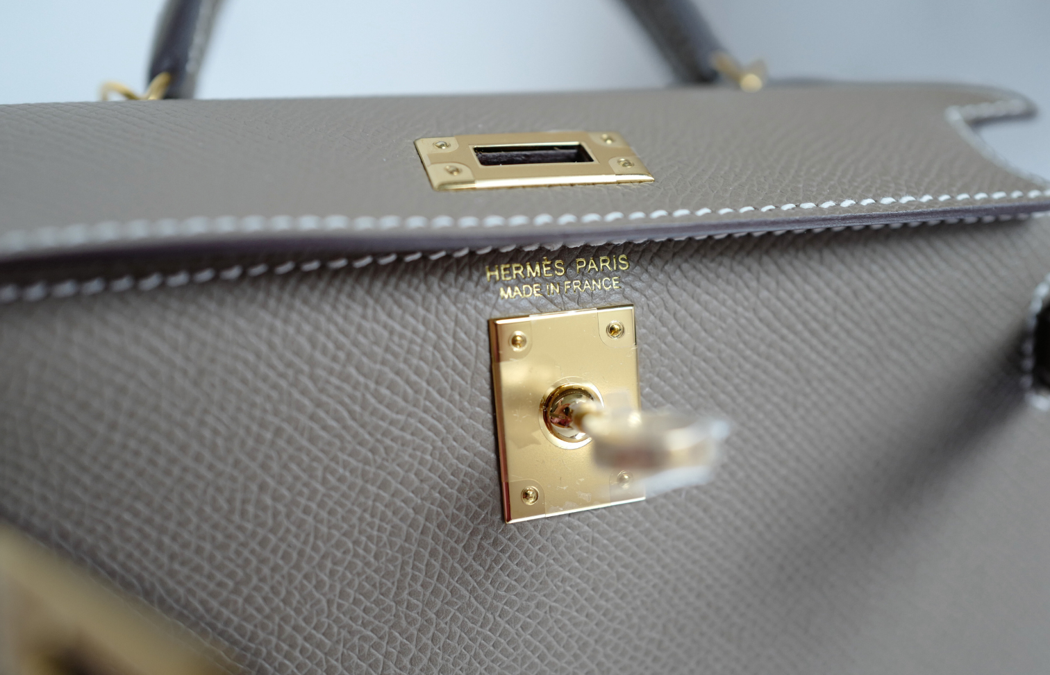 New Hermès Mini Kelly Etoupe Epsom Leather with Gold Hardware