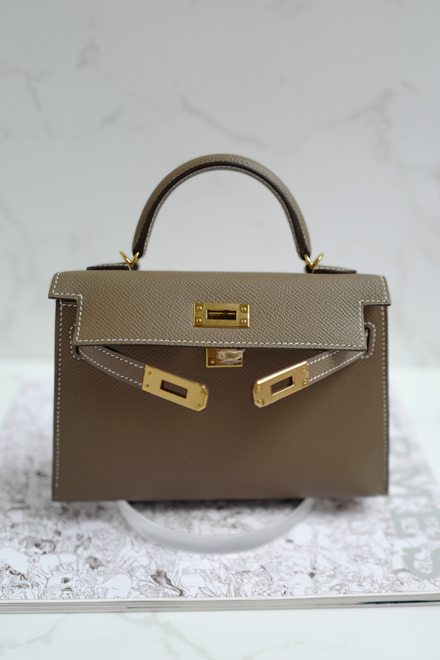 New Hermès Mini Kelly Etoupe Epsom Leather with Gold Hardware