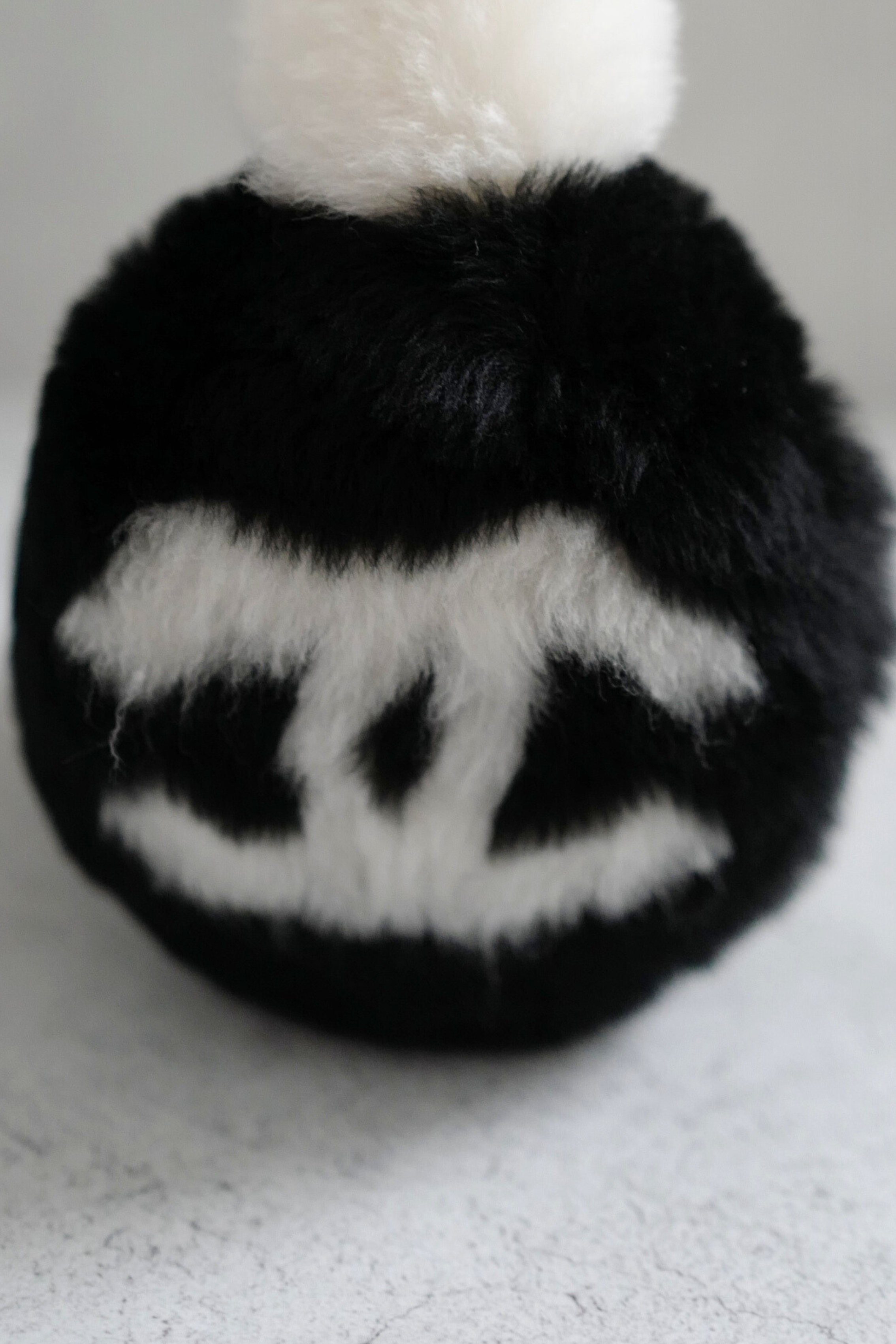 BNIB Chanel 25N Coco Neige Shearling Earmuffs in Black and White