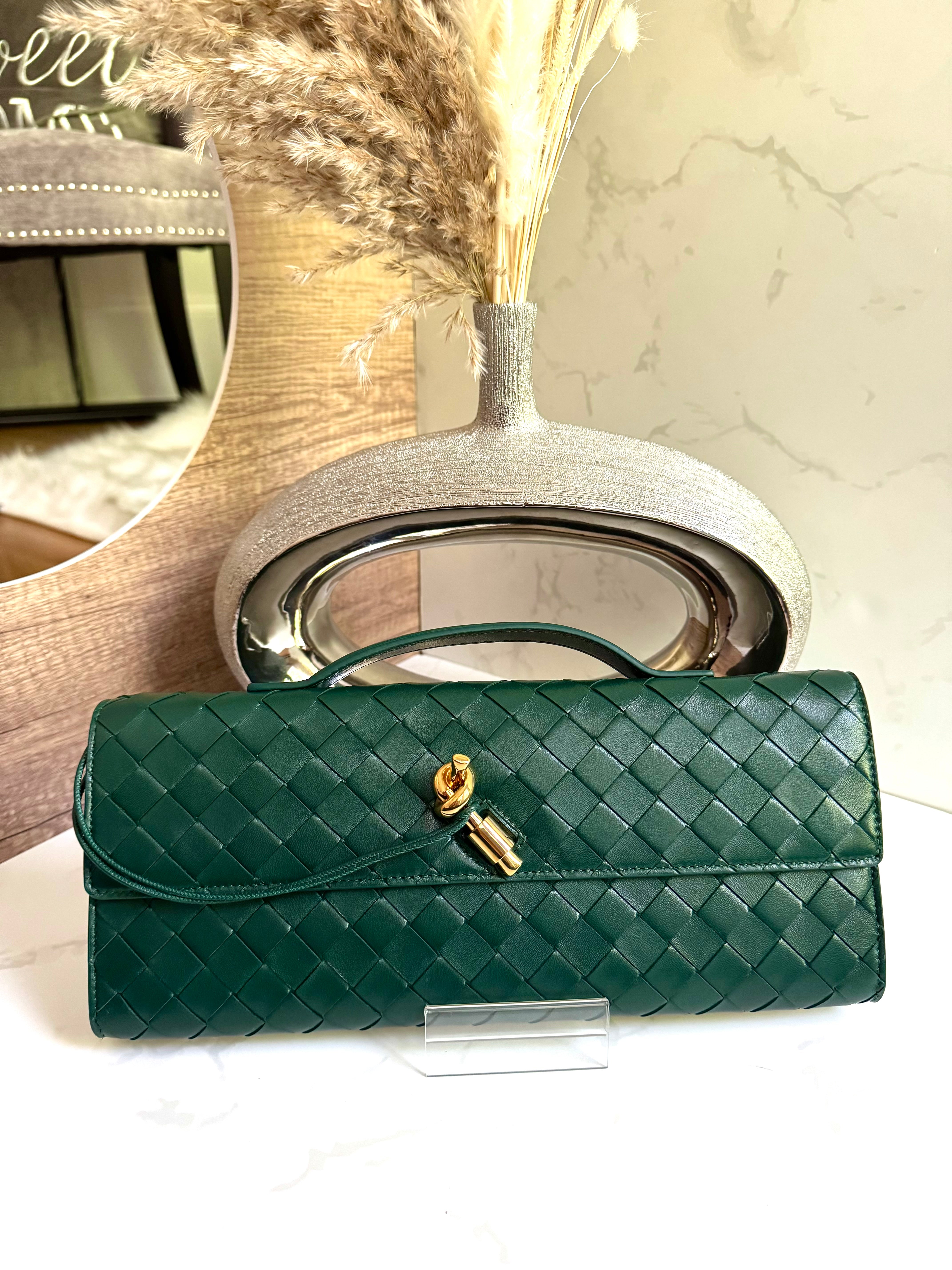 Bottega Veneta Andiamo Clutch Emerald Green NEW