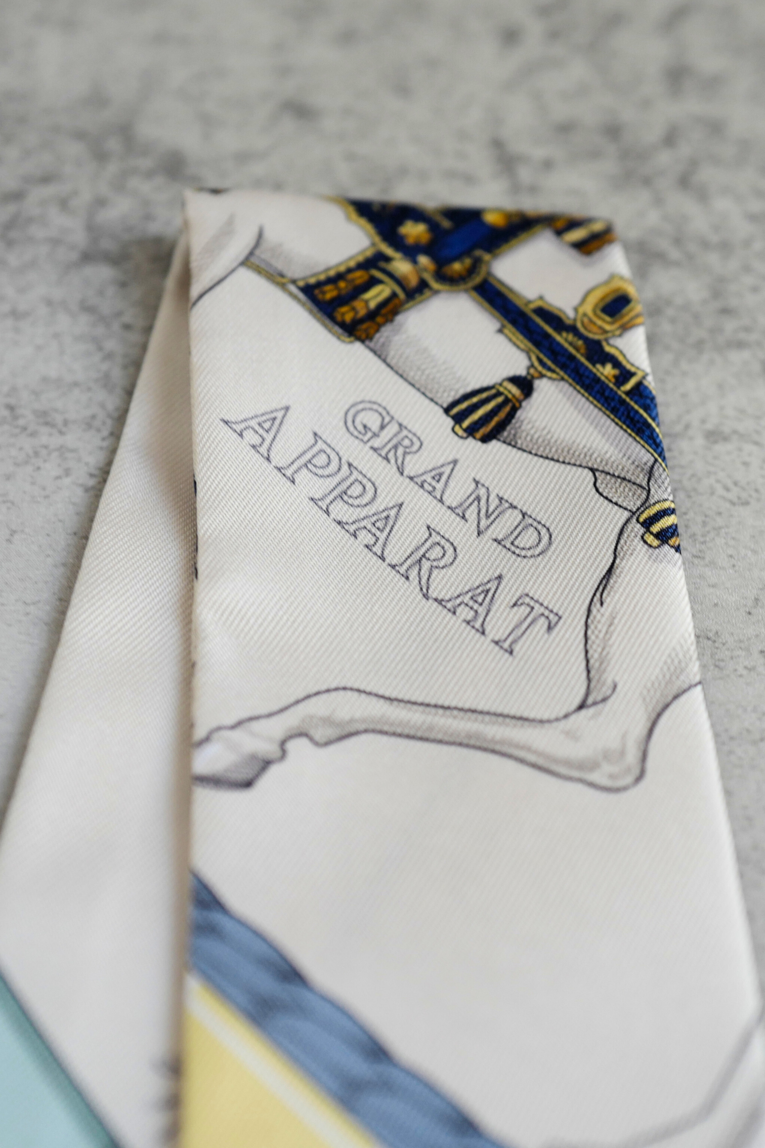 Hermès Twilly Grand Apparat Scarf Ivoire Marine Rose 100% Silk Twill