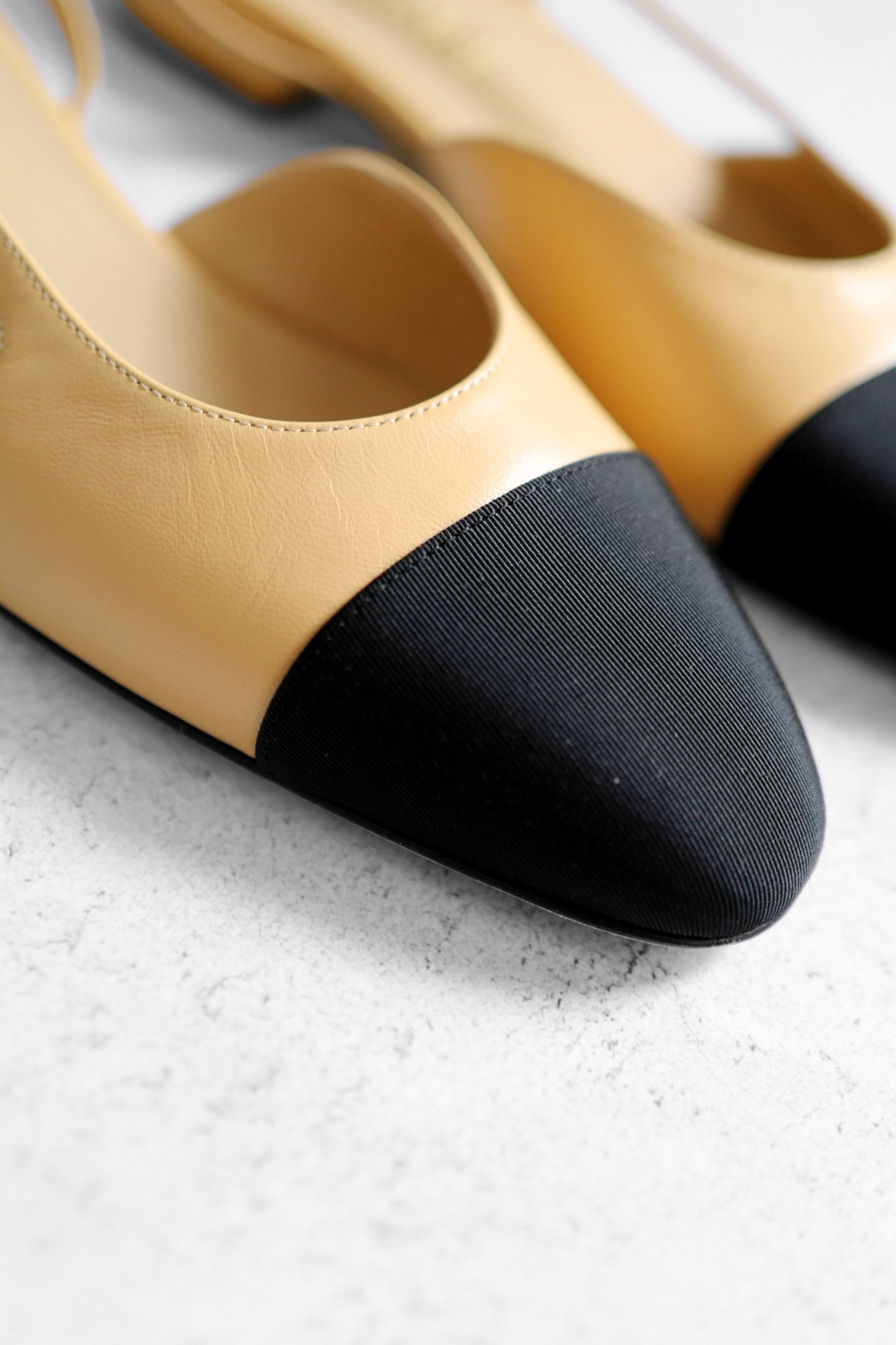 Chanel 26S Slingbacks Beige Black Goatskin Grosgrain Size 38