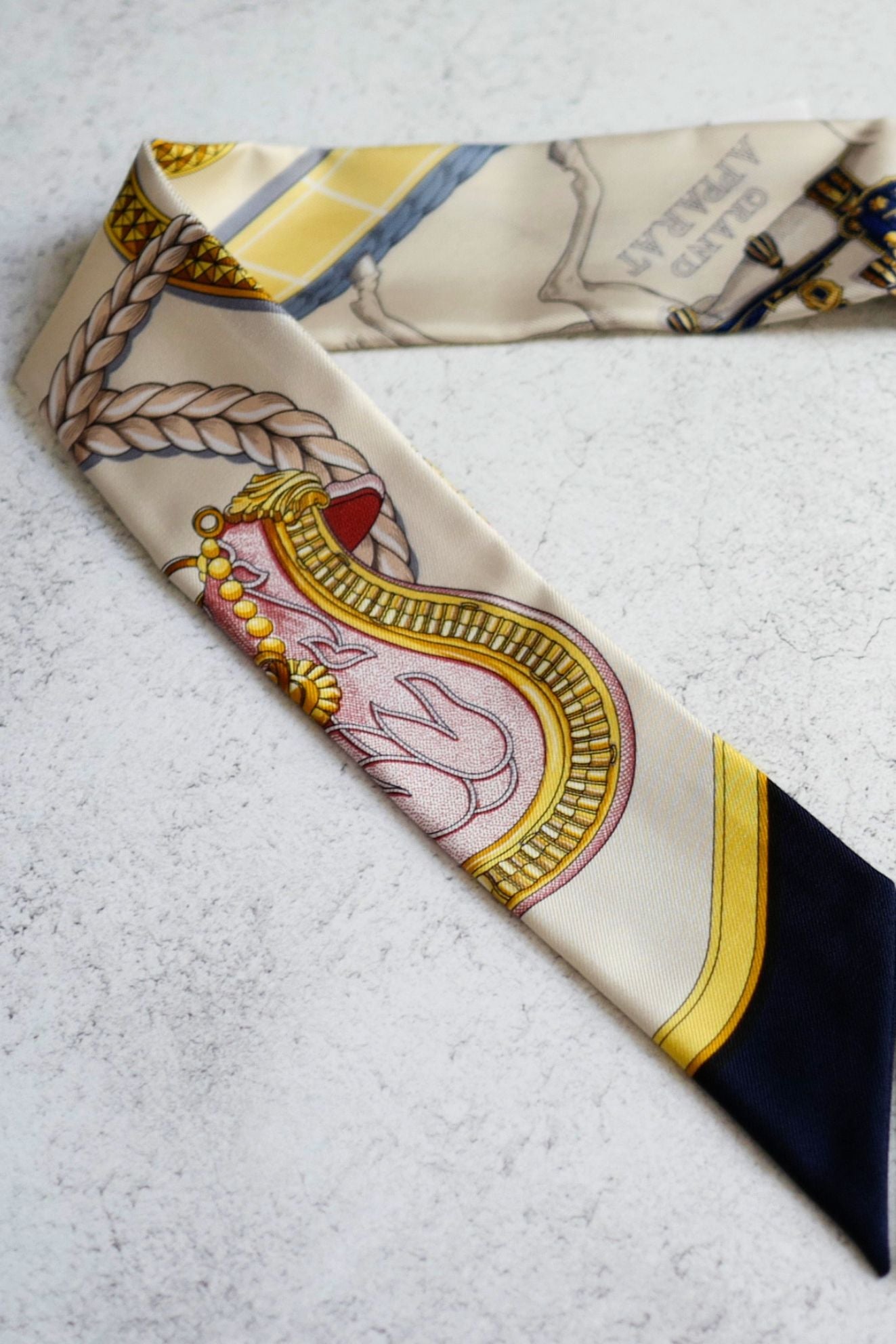 Hermès Twilly Grand Apparat Scarf Ivoire Marine Rose 100% Silk Twill