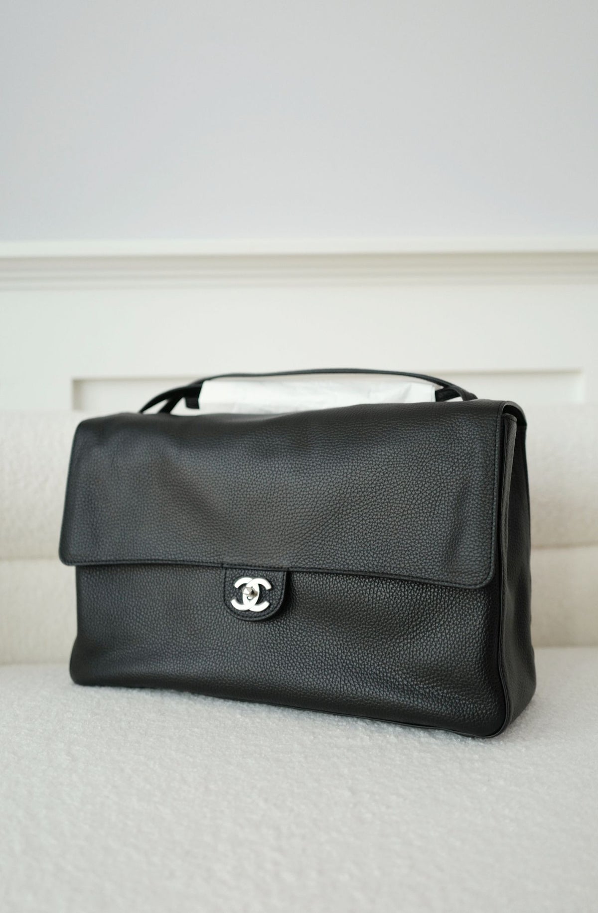 NEW Chanel 26S Maxi 38 Flapbag Black Grained Calfskin Silver Hardware