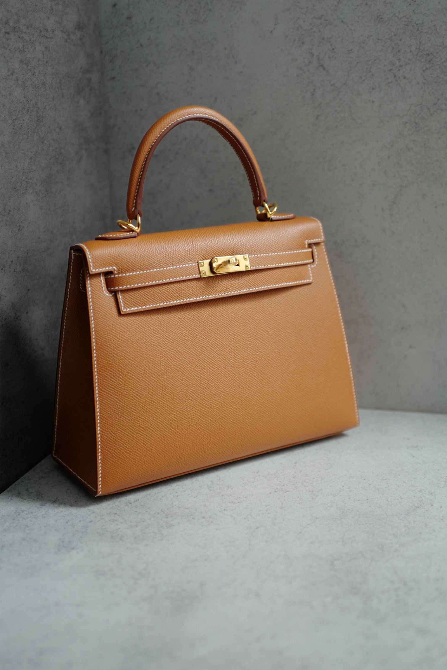 NEW Hermes Kelly 25 Gold Epsom Sellier Gold Hardware G Stamp 2026