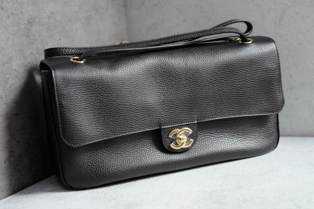 NEW Chanel 26S Maxi 32 Flapbag Black Grained Calfskin Gold Hardware