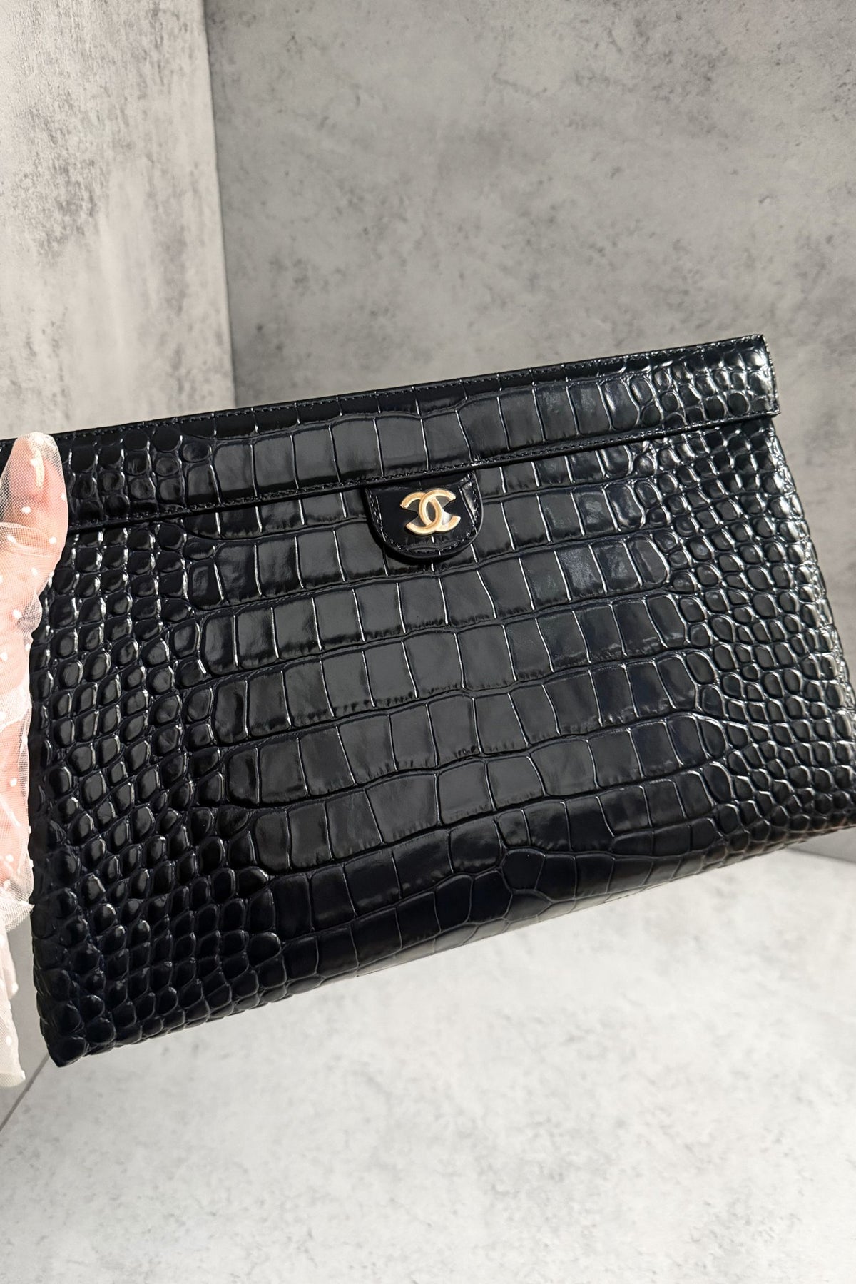 NEW Chanel 26K Clutch Navy Blue Crocodile Embossed Calfskin Leather GHW