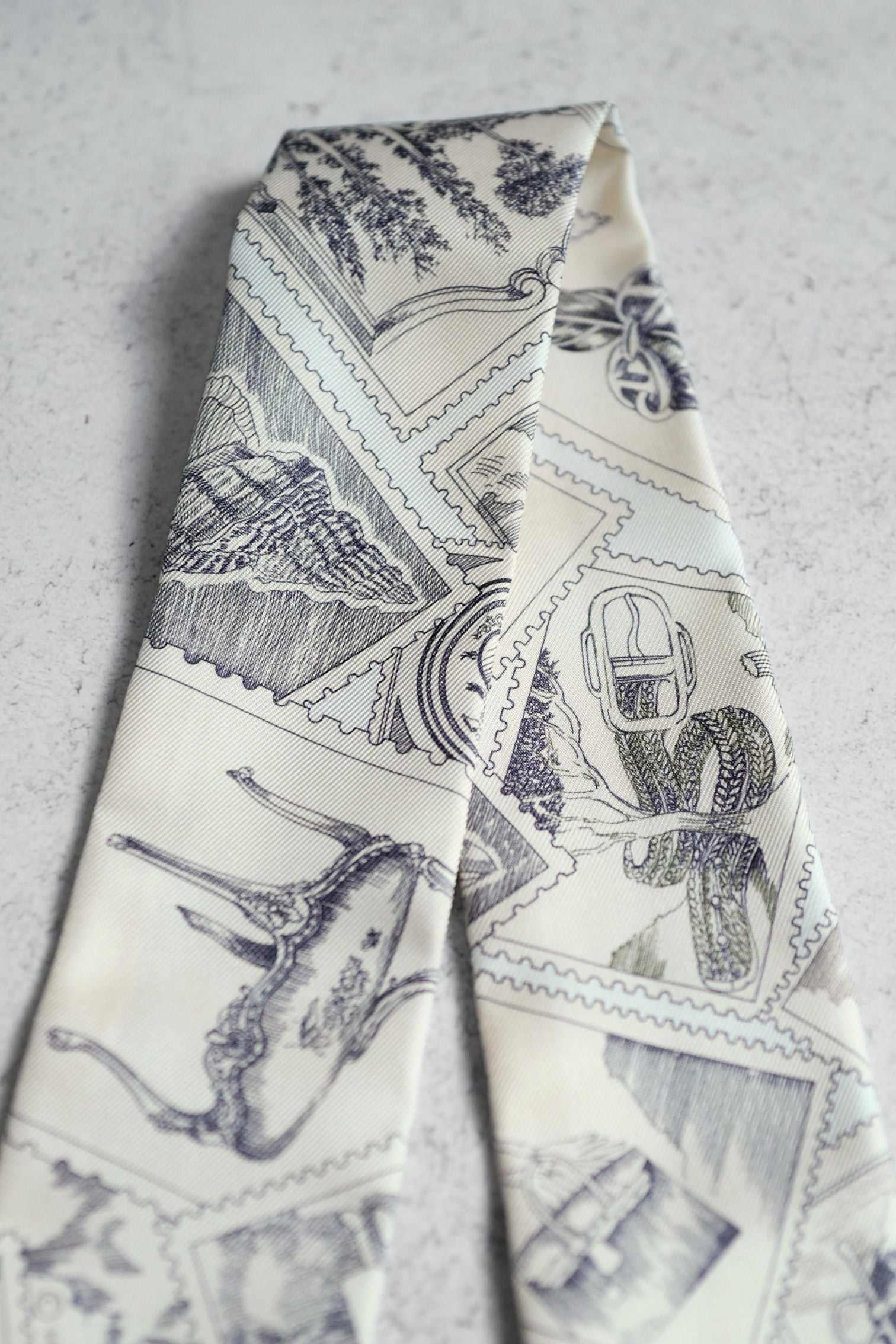 NEW Hermès Le Philateliste du Faubourg Twilly Parchemin / Graphite / Gris 100% Silk