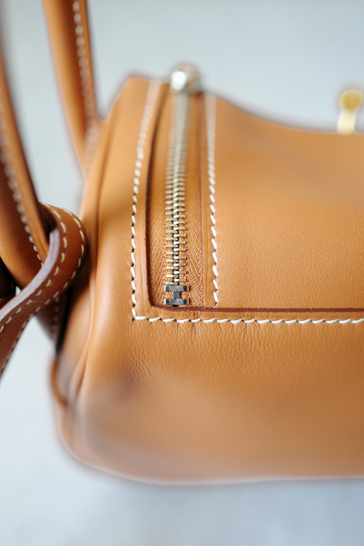 BNIB Hermès Lindy Mini II Bag Swift Leather Gold 37 Electrum Silver/Gold Hardware