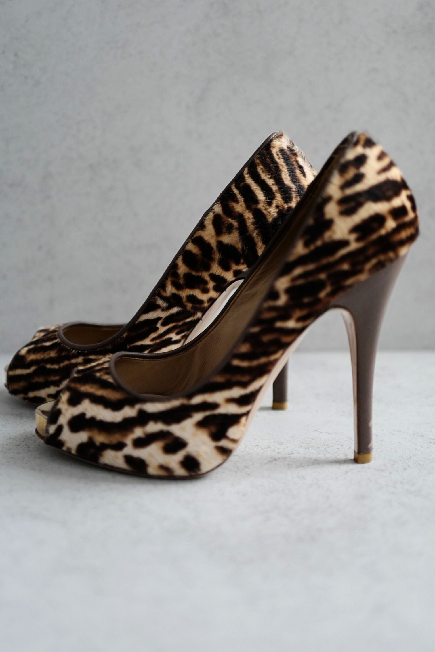 Preowned Valentino Heels Leopard Print size 37