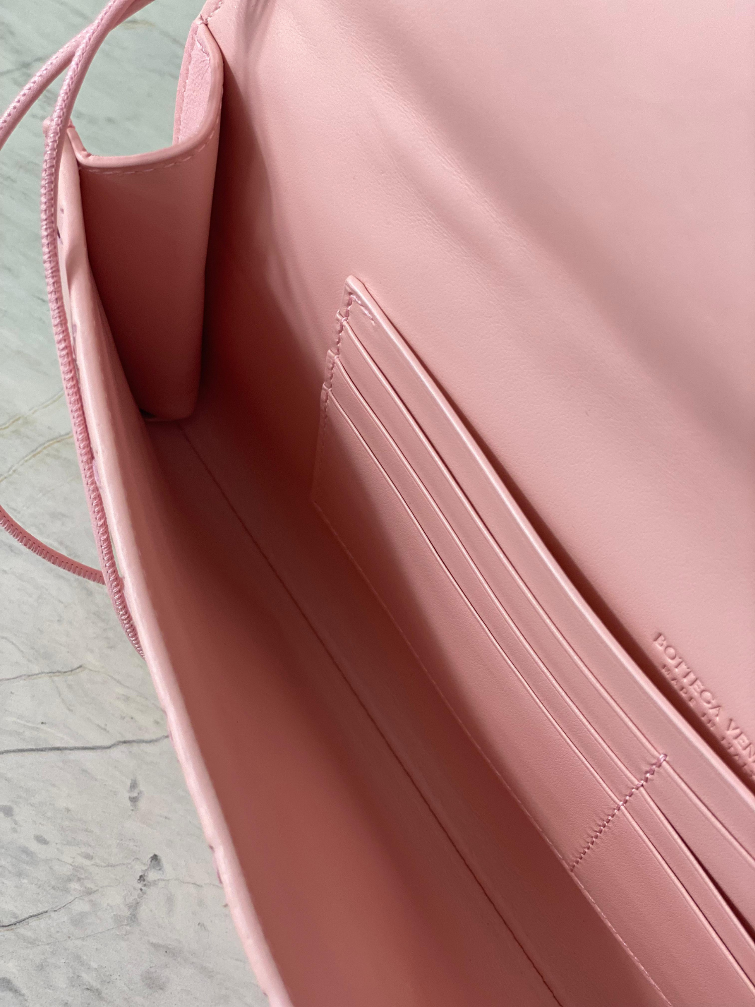New Bottega Veneta Andiamo Clutch with Handle in Rose