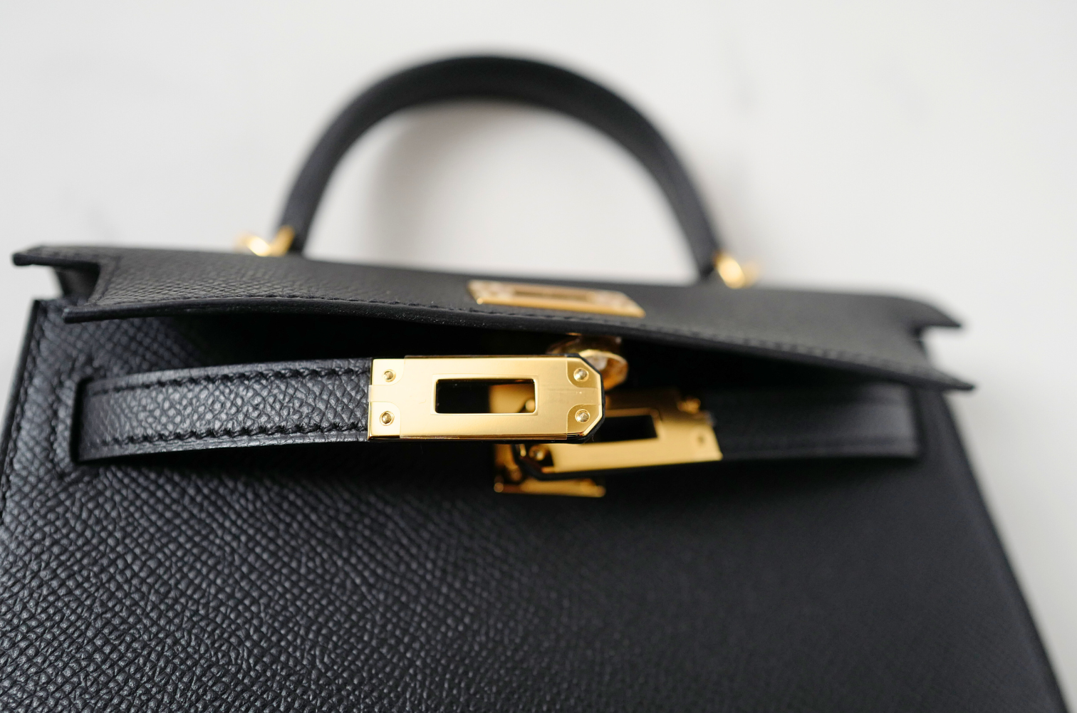 BNIB Hermès Mini Kelly 20 Black Epsom Leather with Gold Hardware Stamp W
