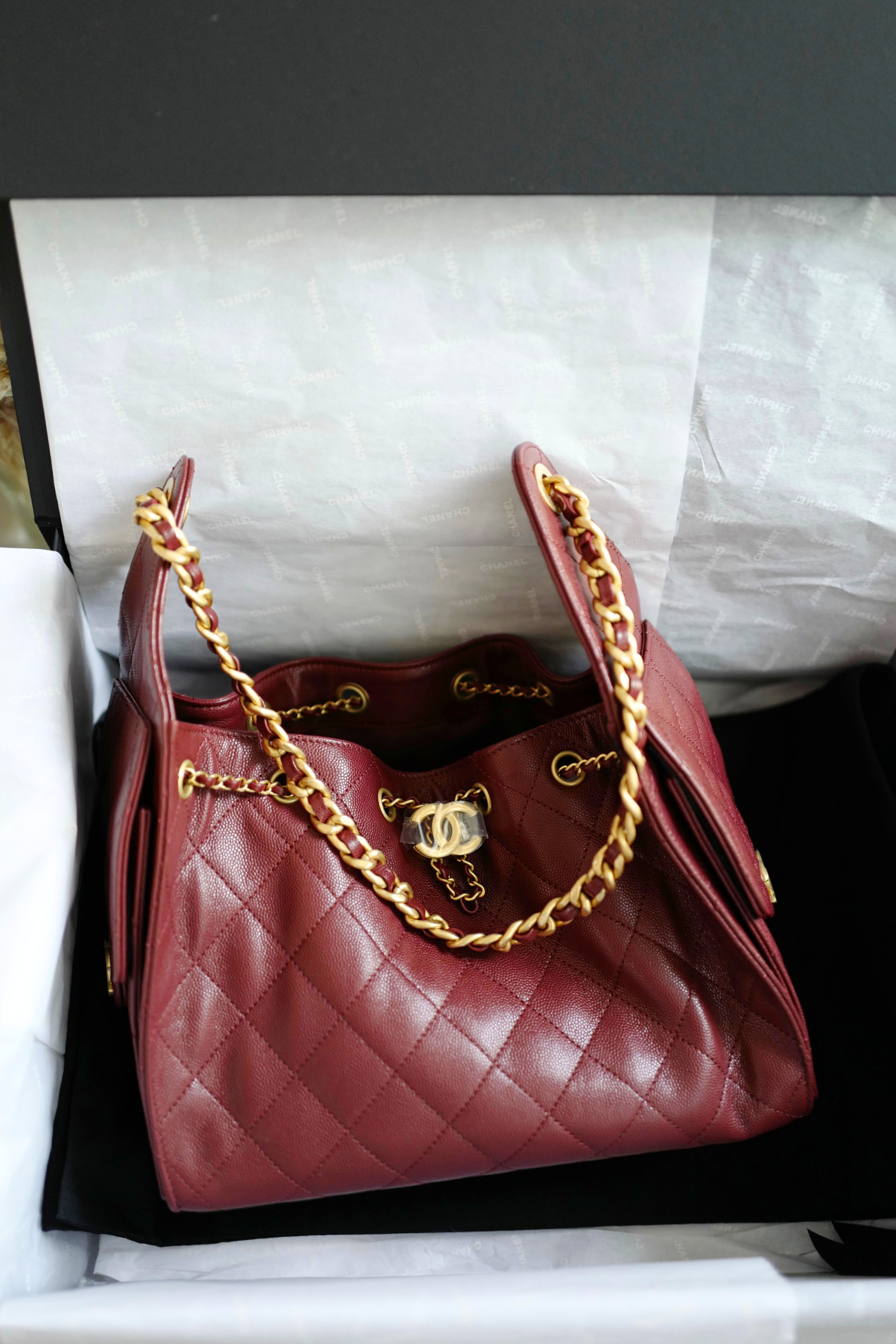 BNIB CHANEL Spring-Summer 25S Small Hobo Bag Grained Calfskin Burgundy GHW