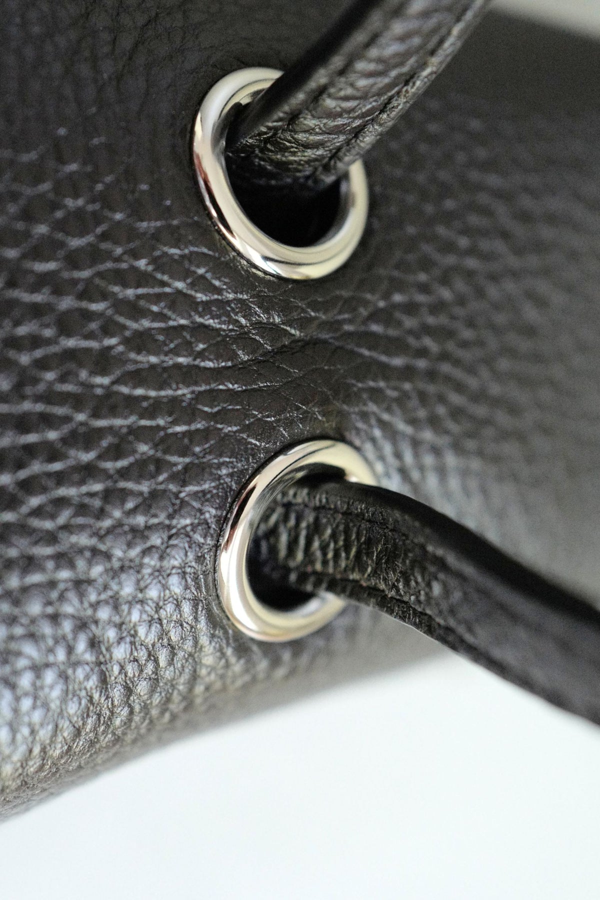 NEW Chanel 26S Maxi 32 Flapbag Black Grained Calfskin Silver Hardware