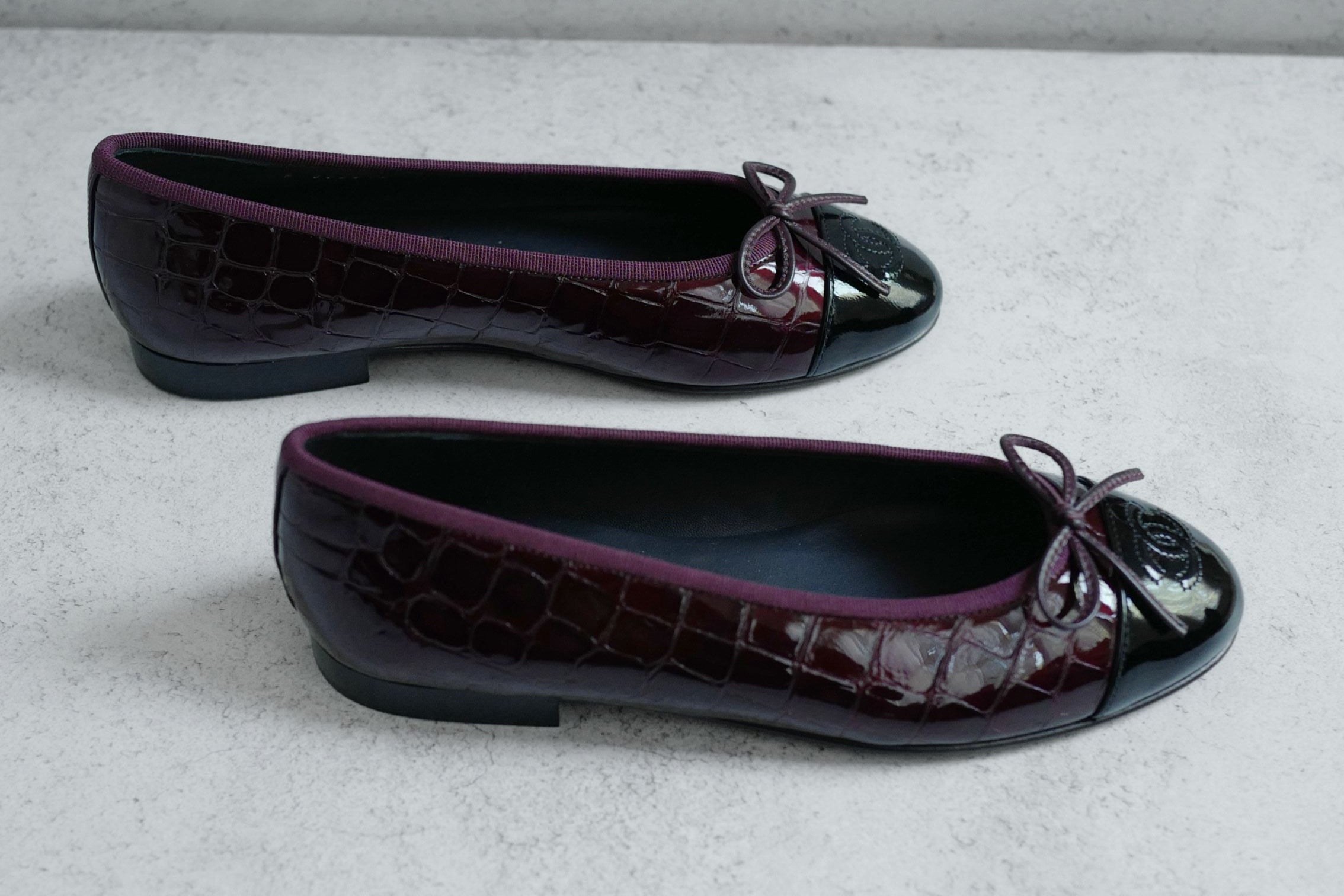 Chanel 26A Ballet Flats Croc Embossed Patent Calfskin Burgundy Black Size 37