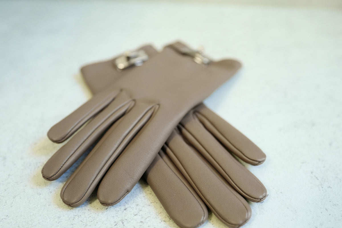 Hermès Hommage Gloves Lambskin Leather with Silk Lining Etoupe Size 70