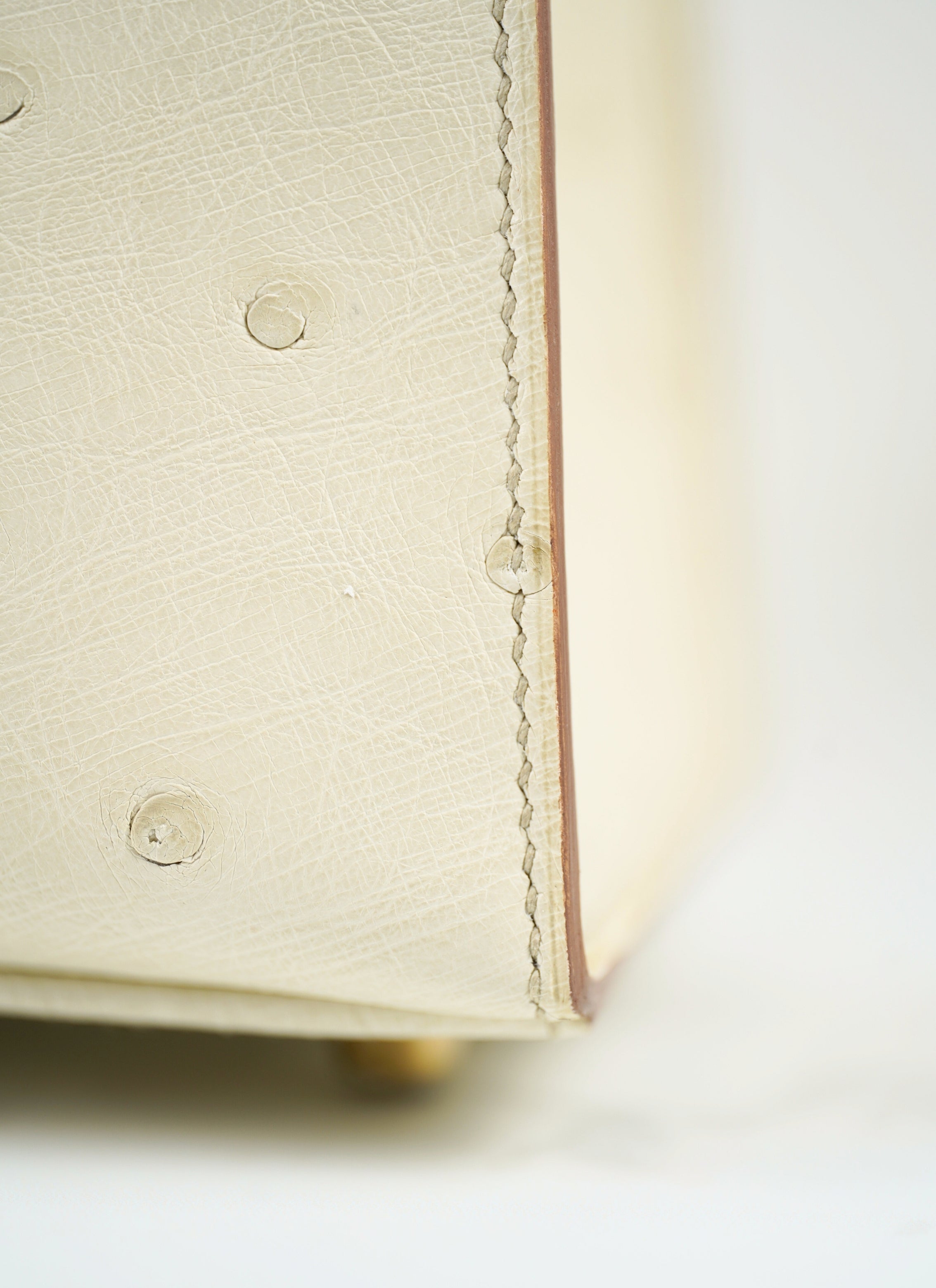 NEW Hermès Kelly 25 Beton Ostrich Gold Hardware U Stamp 2022