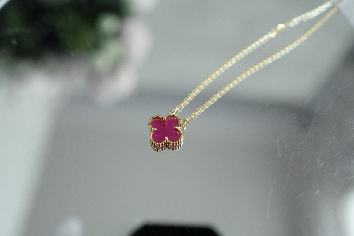 NEW Van Cleef & Arpels Vintage Alhambra Pink Pendant Necklace 18k Yellow Gold