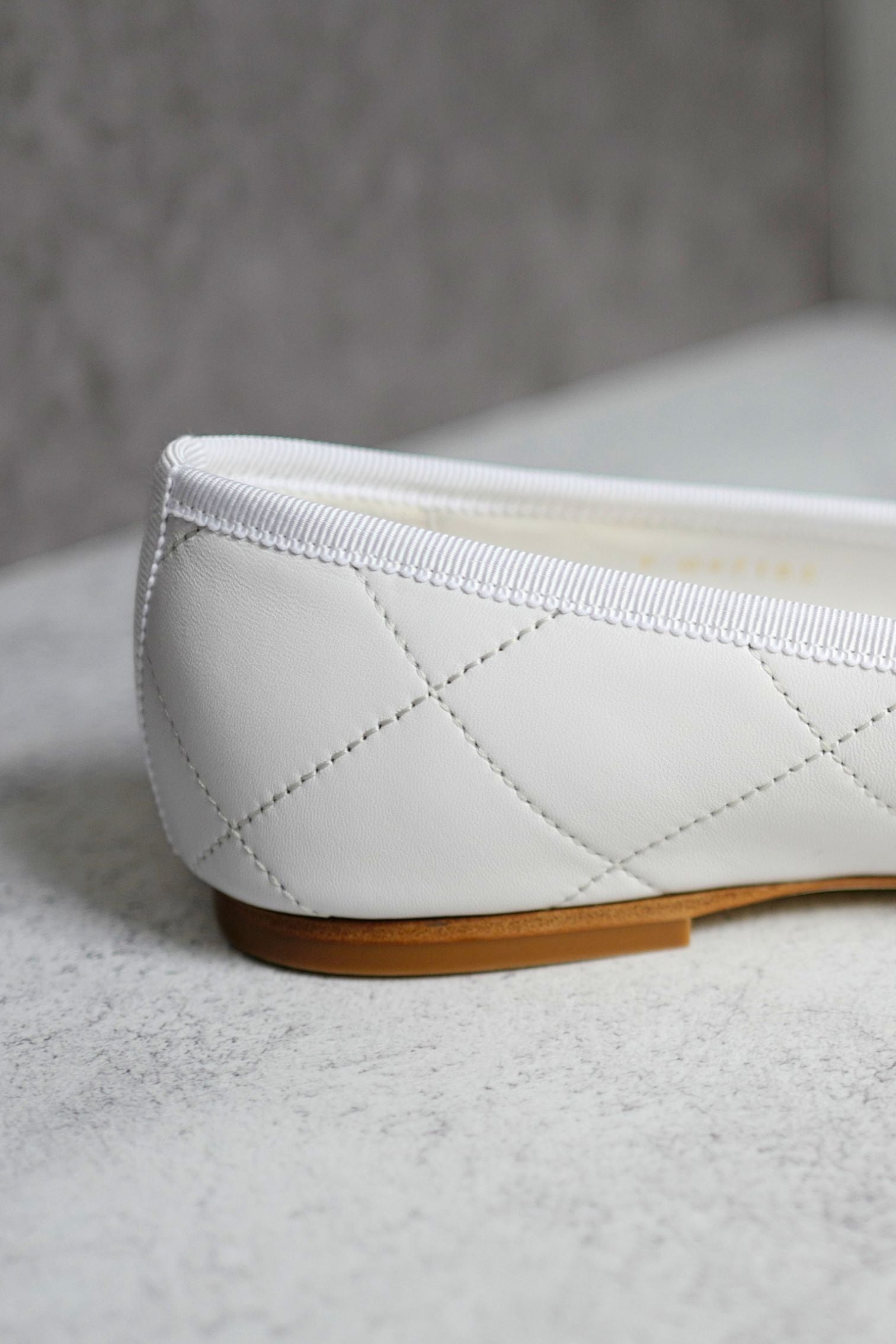 Chanel 26M Coco Beach Ballet Flats White Black Lambskin Size 39