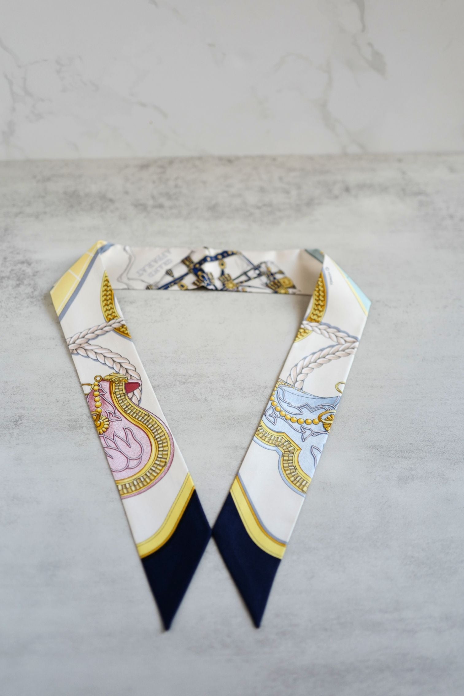 Hermès Twilly Grand Apparat Scarf Ivoire Marine Rose 100% Silk Twill