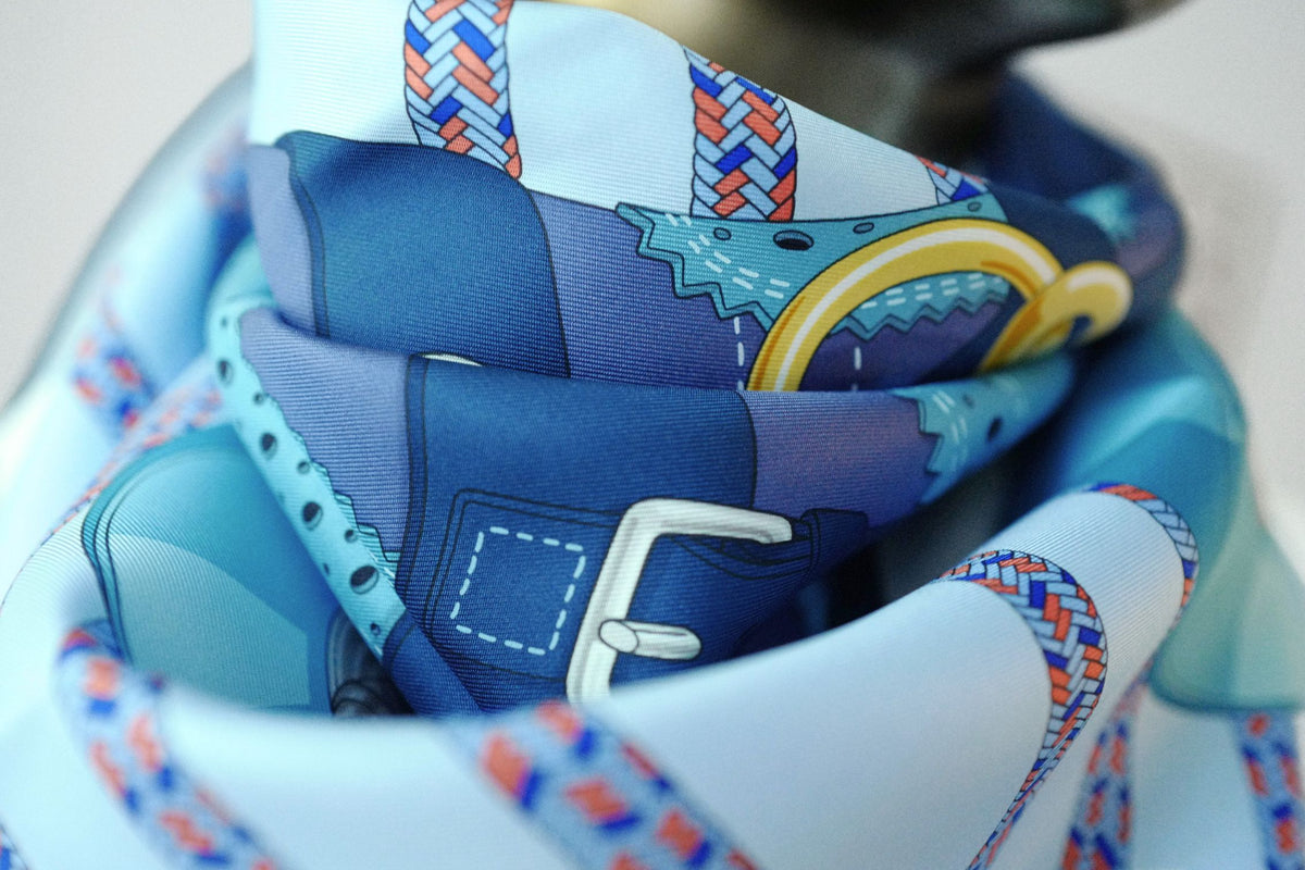 Hermes Derby 2000 Scarf 90 Bleu Ciel / Marine / Vieux Rose 100% Silk