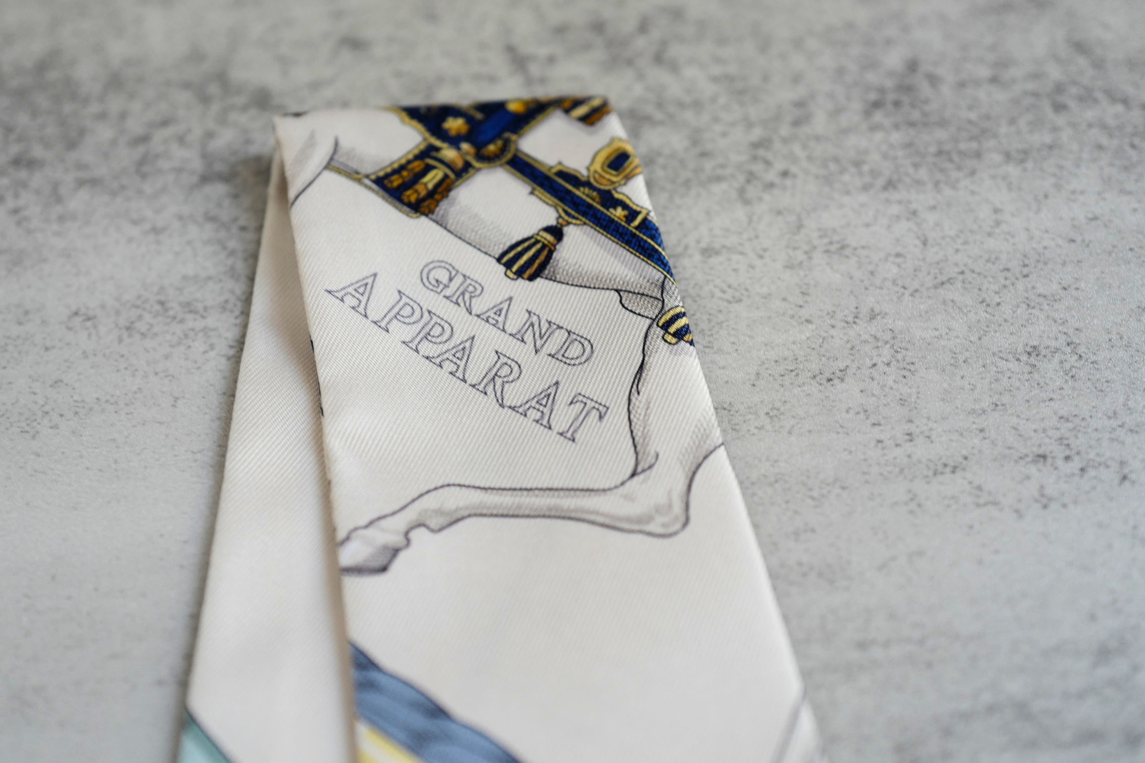 Hermès Twilly Grand Apparat Scarf Ivoire Marine Rose 100% Silk Twill