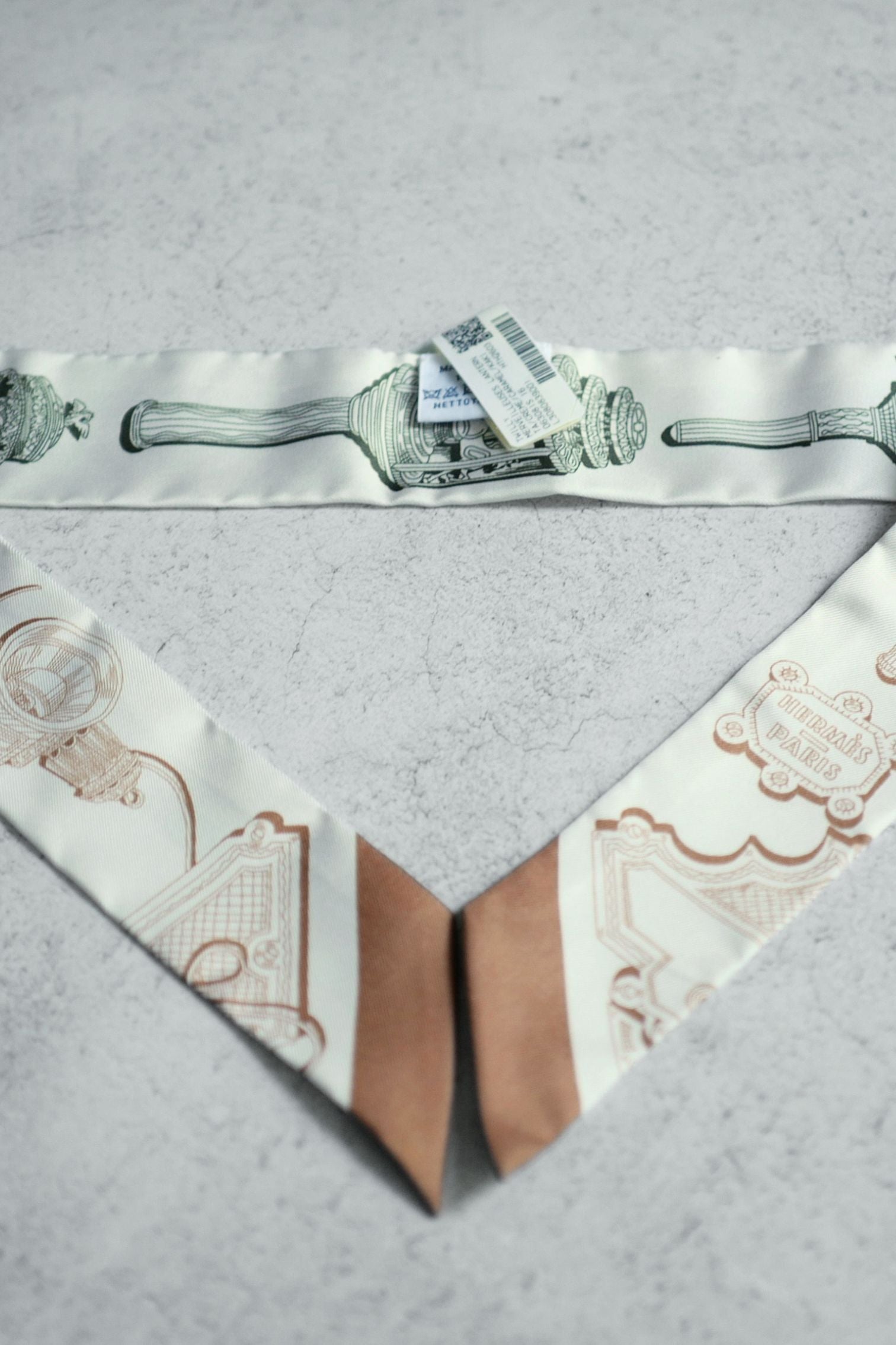 NEW Hermès Merveilleuses Lanternes Twilly Crème / Caramel / Kaki 100% Silk