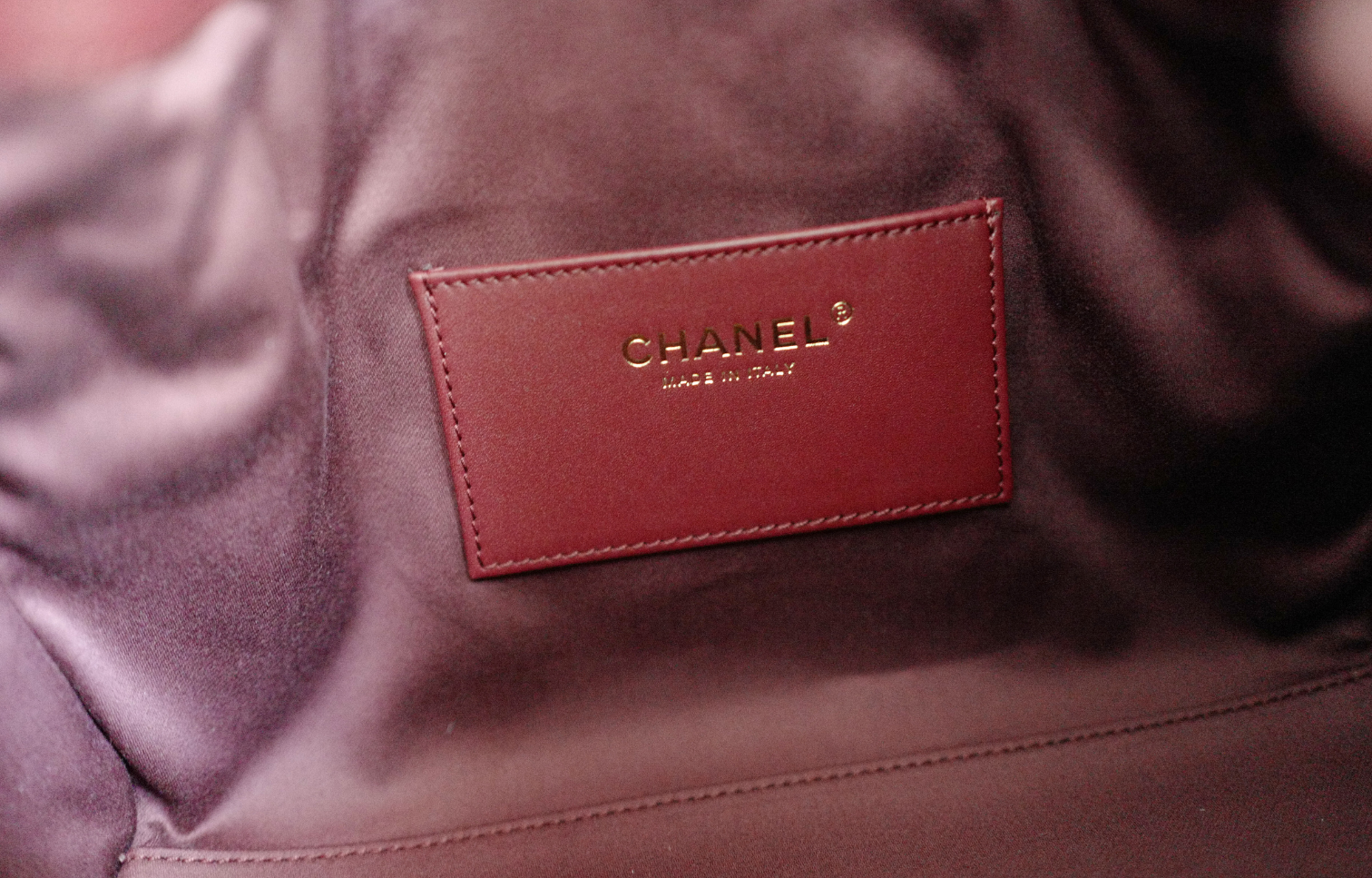 BNIB CHANEL Spring-Summer 25S Small Hobo Bag Grained Calfskin Burgundy GHW