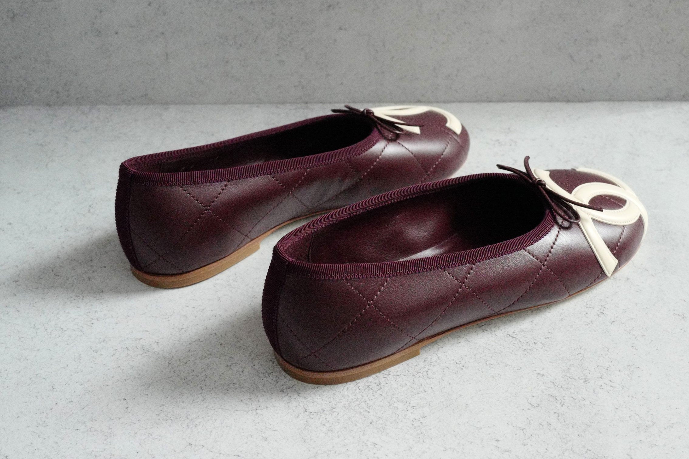 Chanel 26M Coco Beach Ballet Flats Burgundy White Lambskin Size 38.5