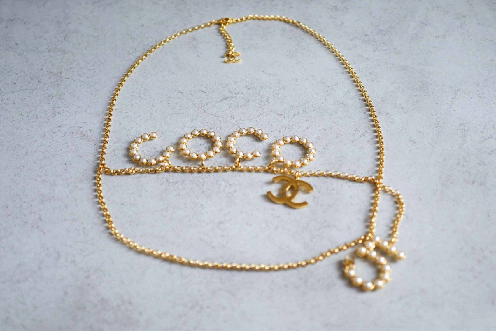 BNIB Chanel 24S Chain Belt with COCO & No 5 Pendant in Gold & Pearly White 85