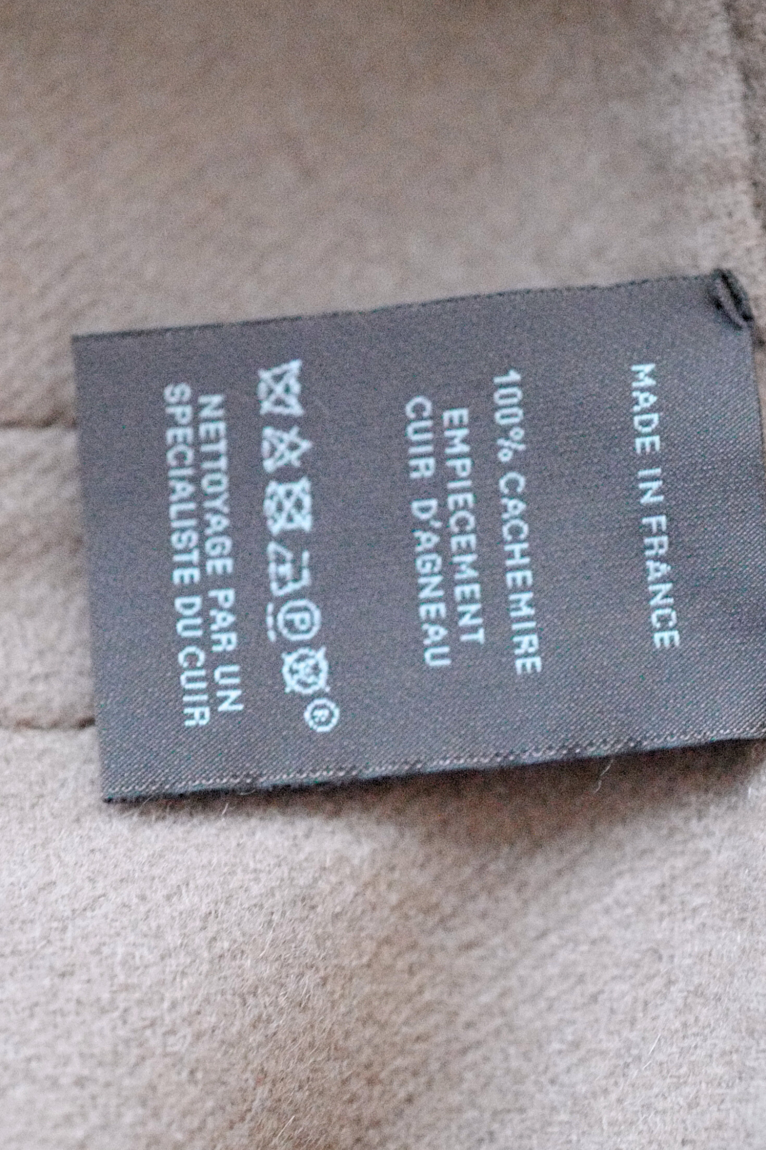 Hermès Étole Poncho 100% Cashmere Trompe L’Oeil HG 01 Camel