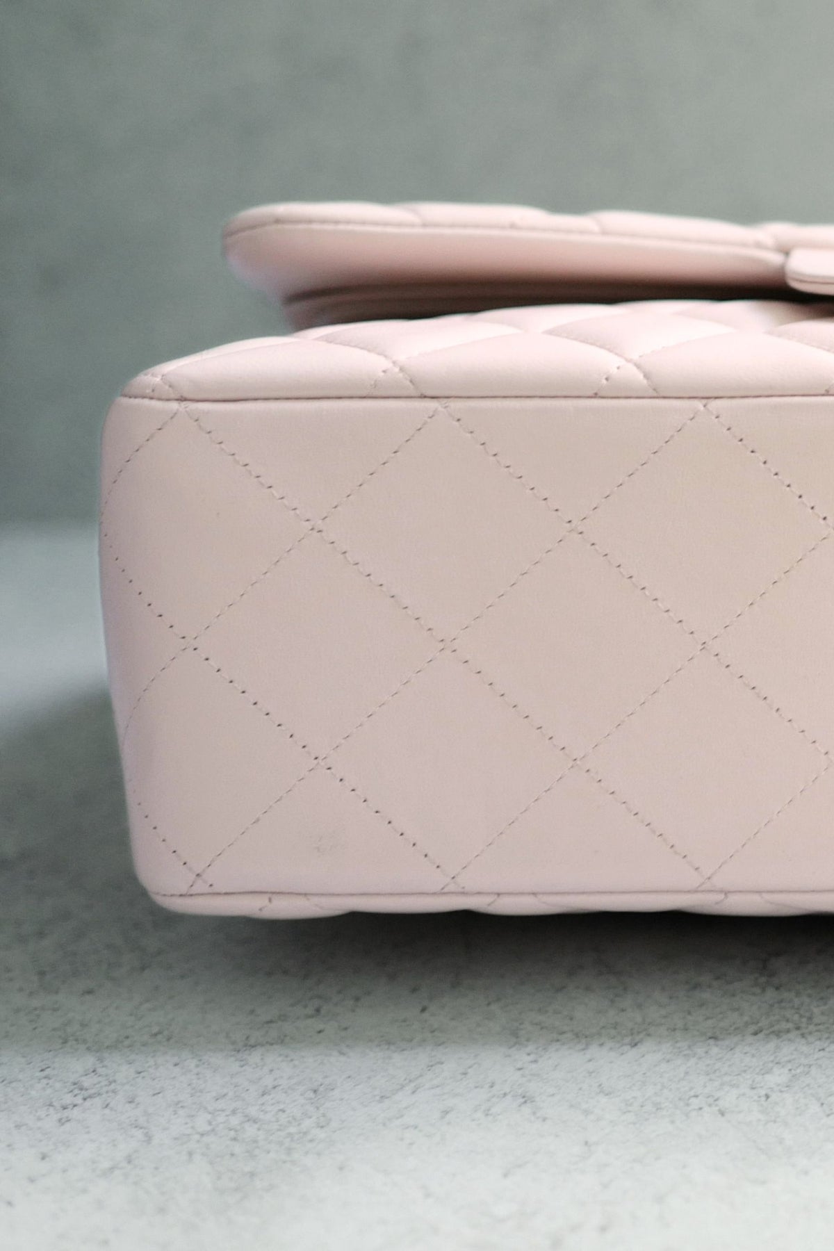 Preowned Chanel Jumbo Classic Flap in Baby Pink Rose Clair Lambskin #13