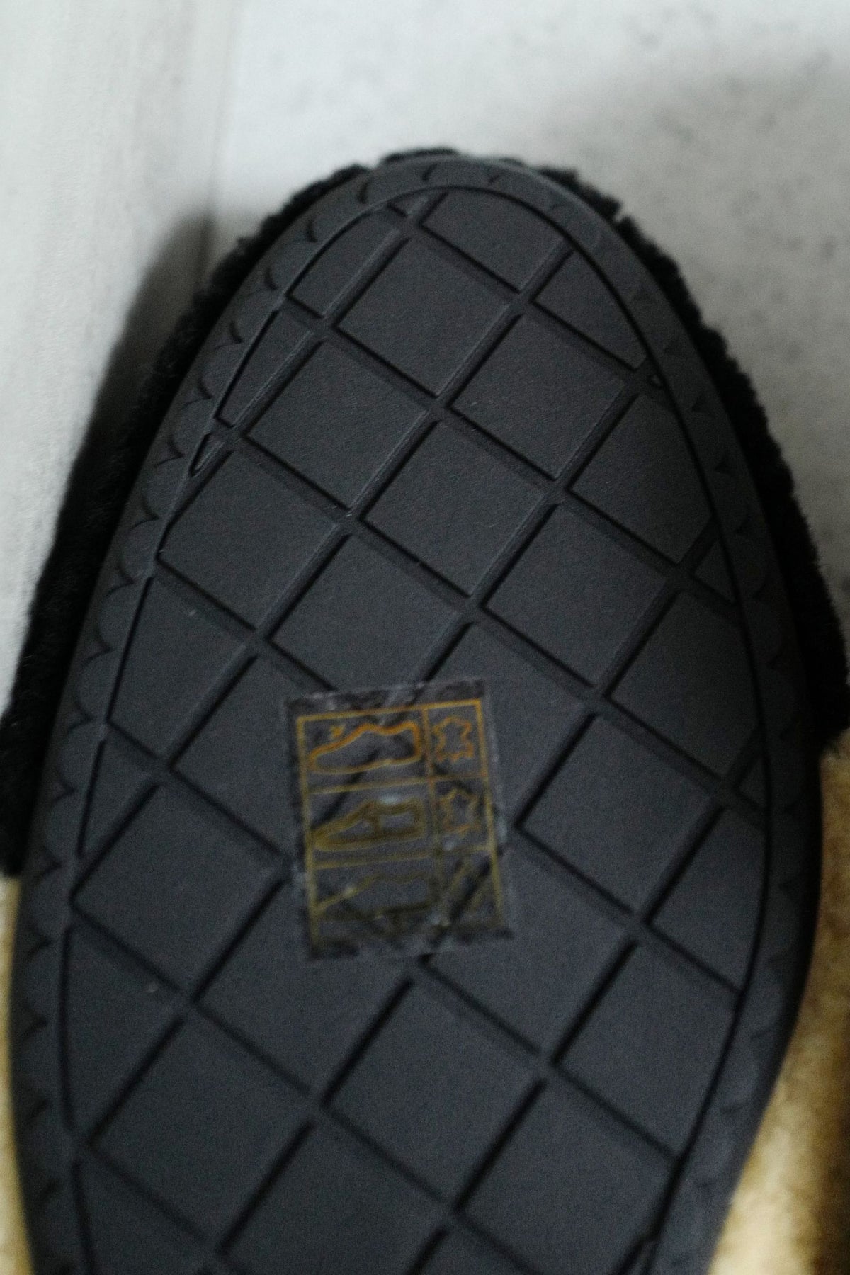 Chanel 26N Coco Neige Ballet Flats Shearling Lambskin Light Beige Black Sz 38