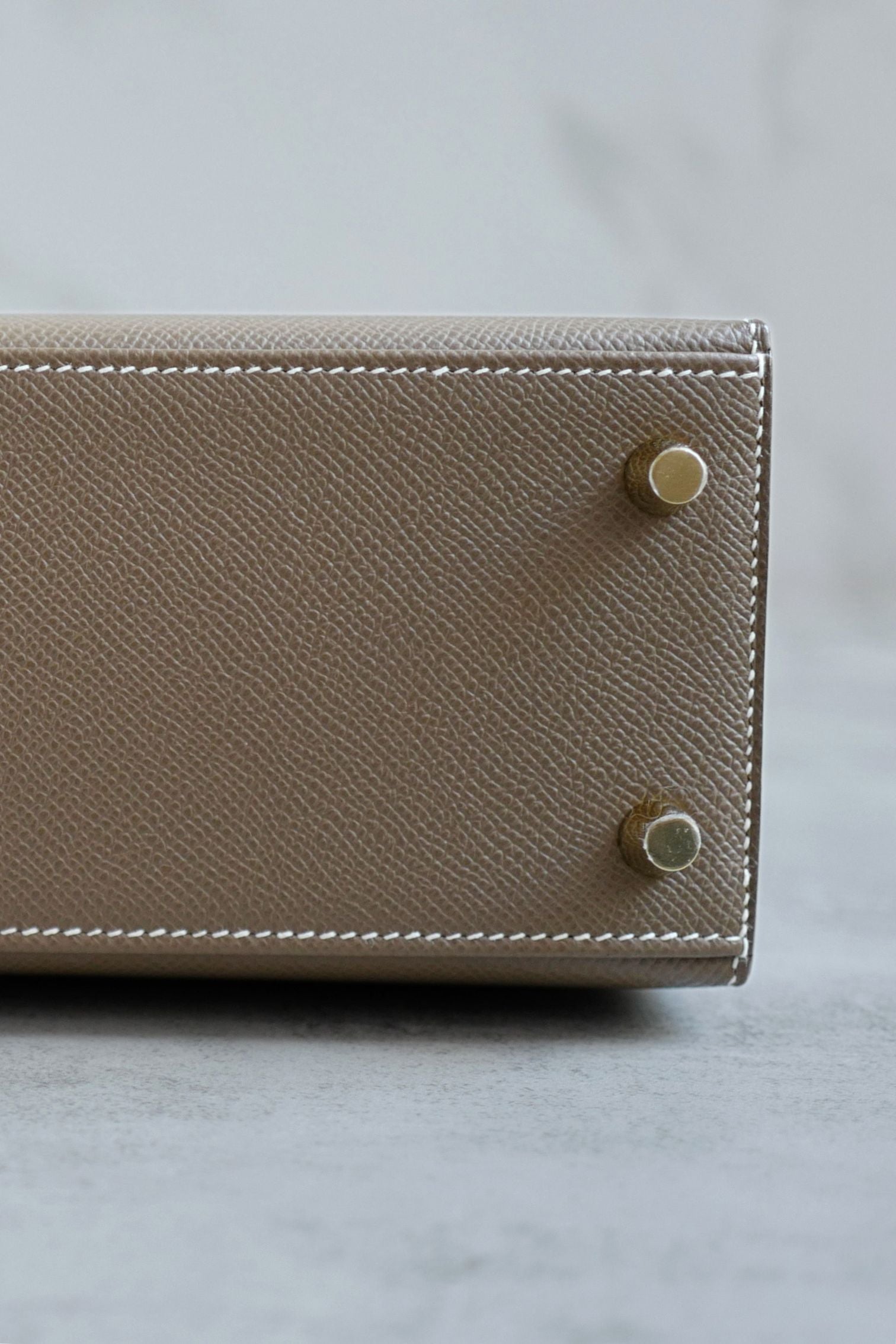 NEW Hermes Kelly 25 Etoupe Epsom Sellier Gold Hardware