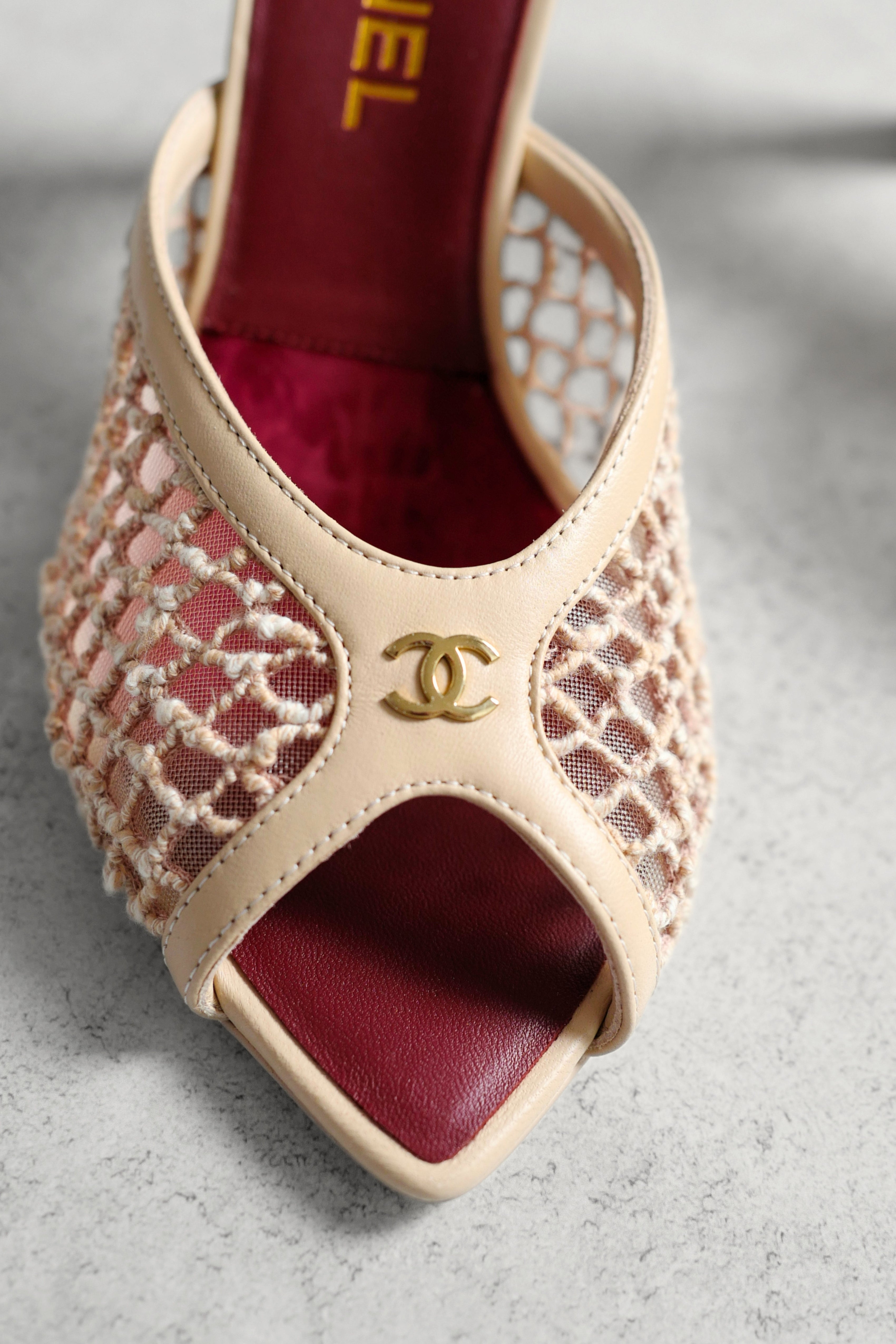 Chanel 26M Coco Beach Mules Light Beige Mixed Fibers/Cotton/Lambskin Size 37.5