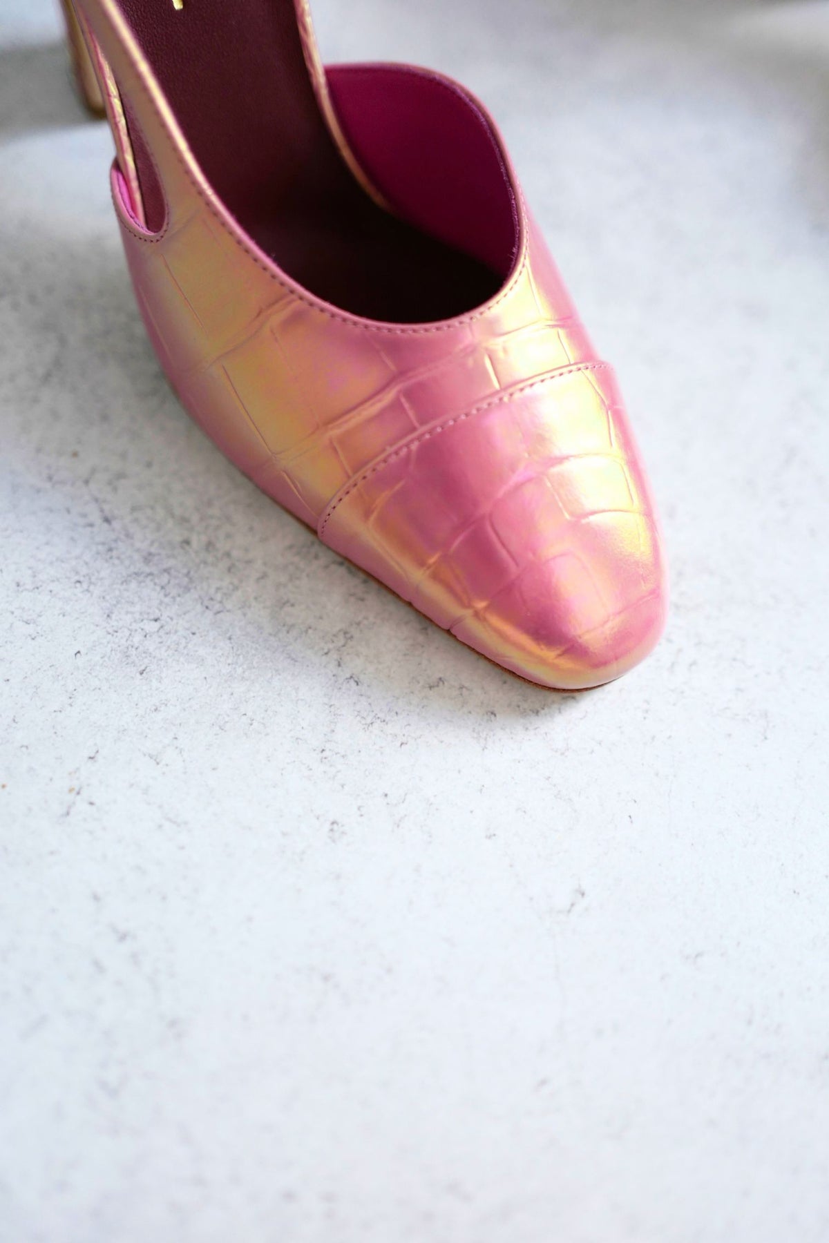 Chanel 26K Matthieu Blazy's Sling Backs Croc Embossed Calfskin Pink Size 38