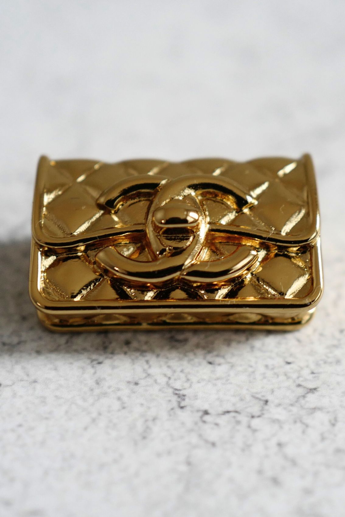 CHANEL Brooch B23K Matelasse bag motif Gold Metal BNIB NEW